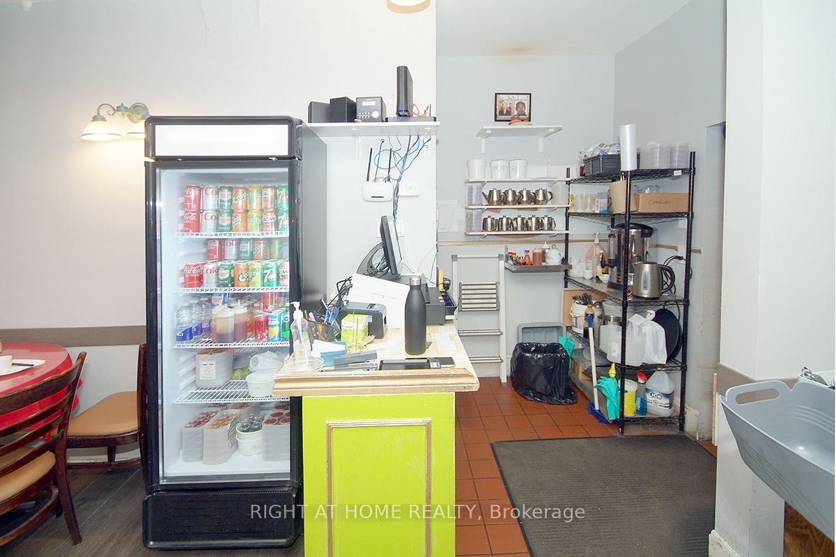 870 Somerset Street Property Photo 6