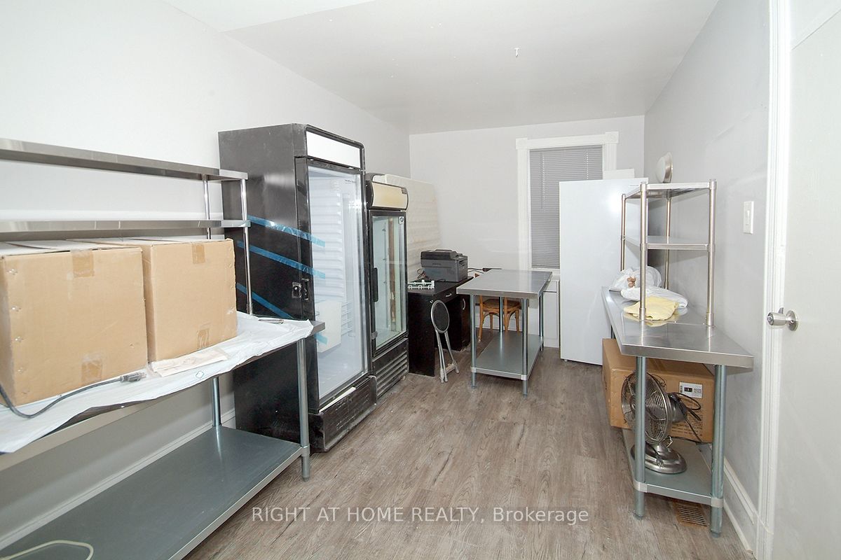 870 Somerset Street Property Photo 9