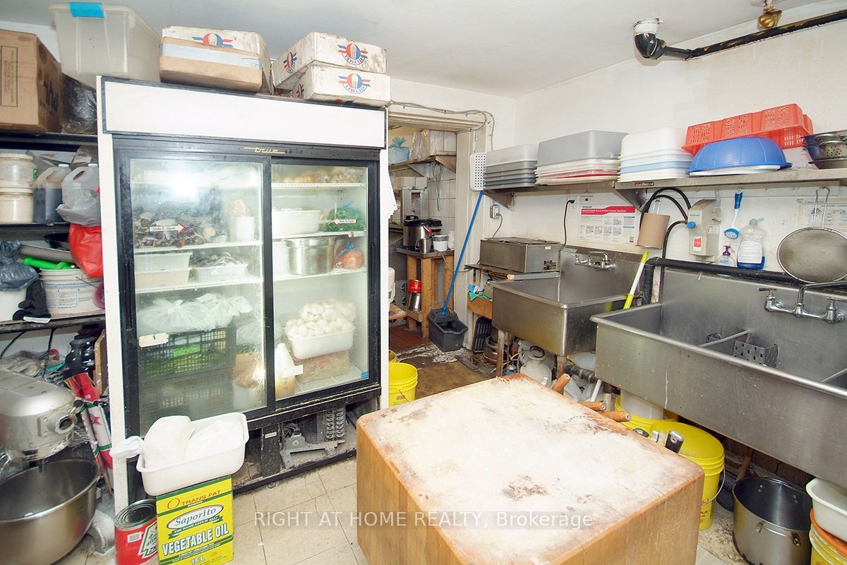 870 Somerset Street Property Photo 10