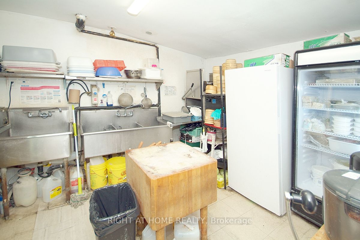 870 Somerset Street Property Photo 11