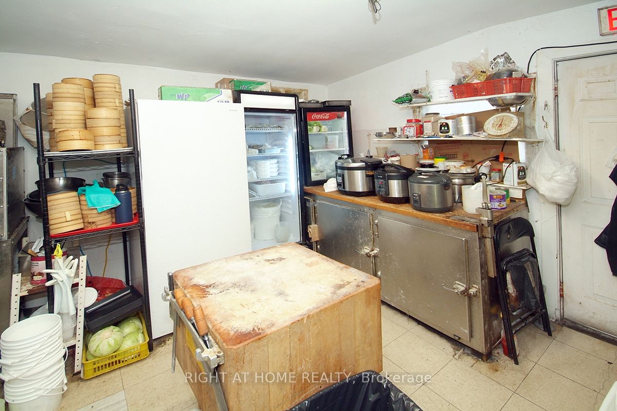 870 Somerset Street Property Photo 12
