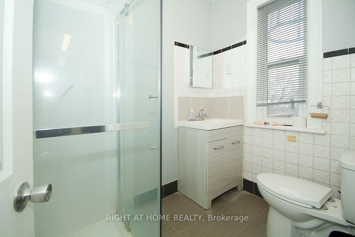870 Somerset Street Property Photo 14