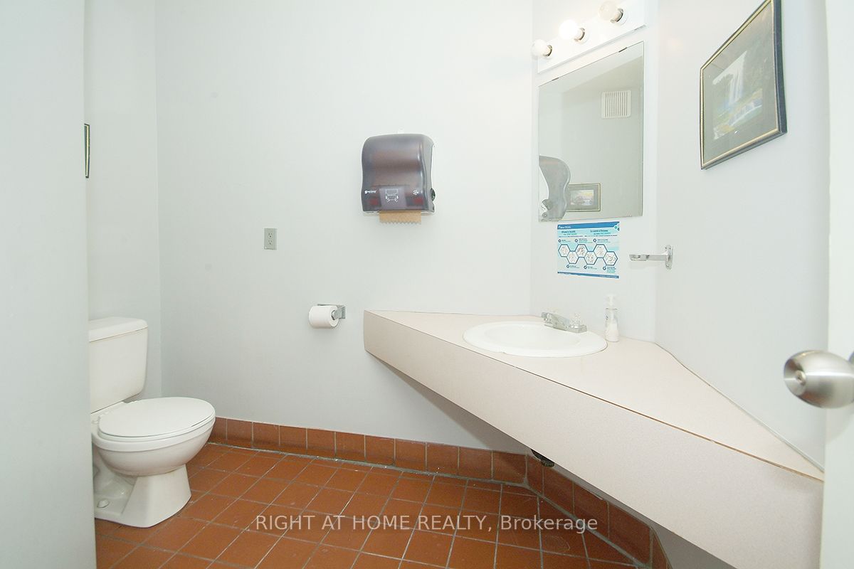 870 Somerset Street Property Photo 15