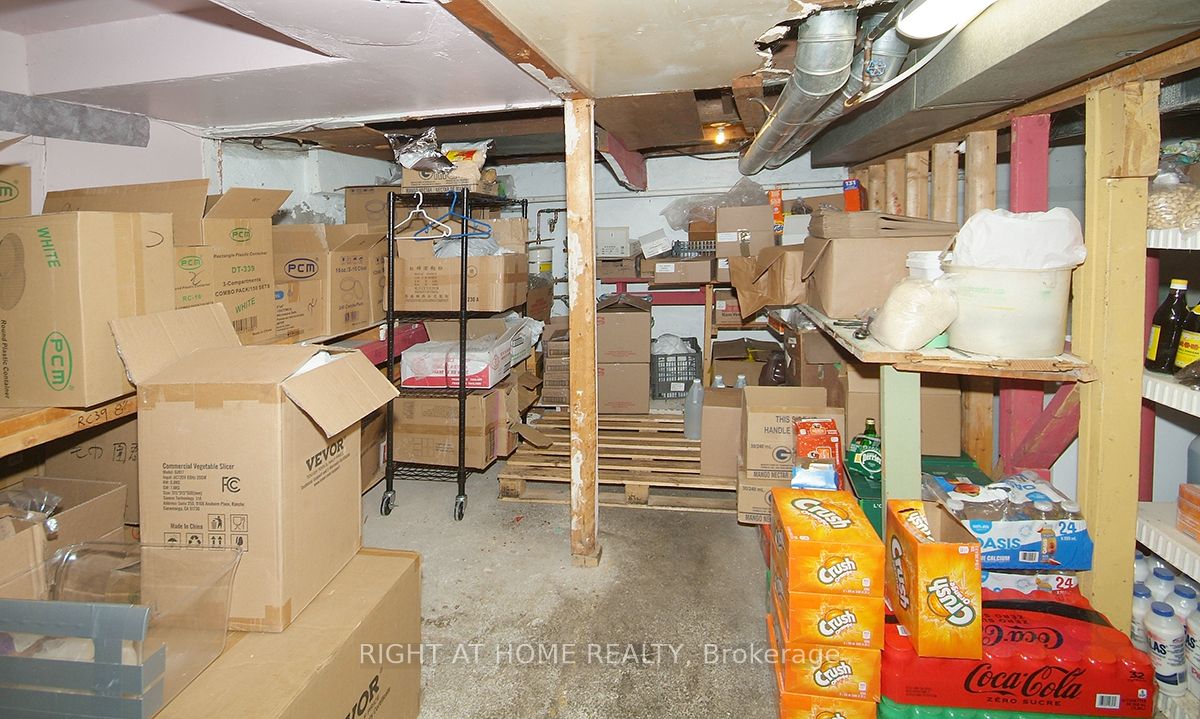 870 Somerset Street Property Photo 17