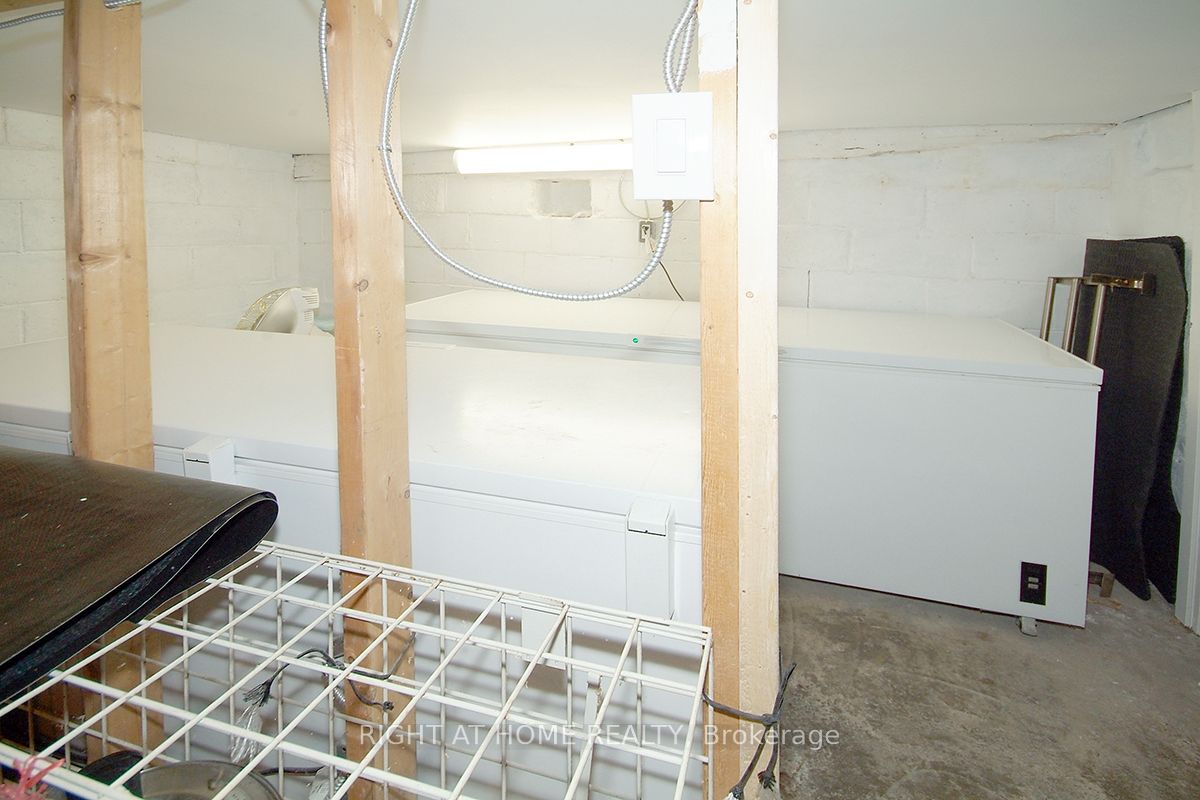 870 Somerset Street Property Photo 18