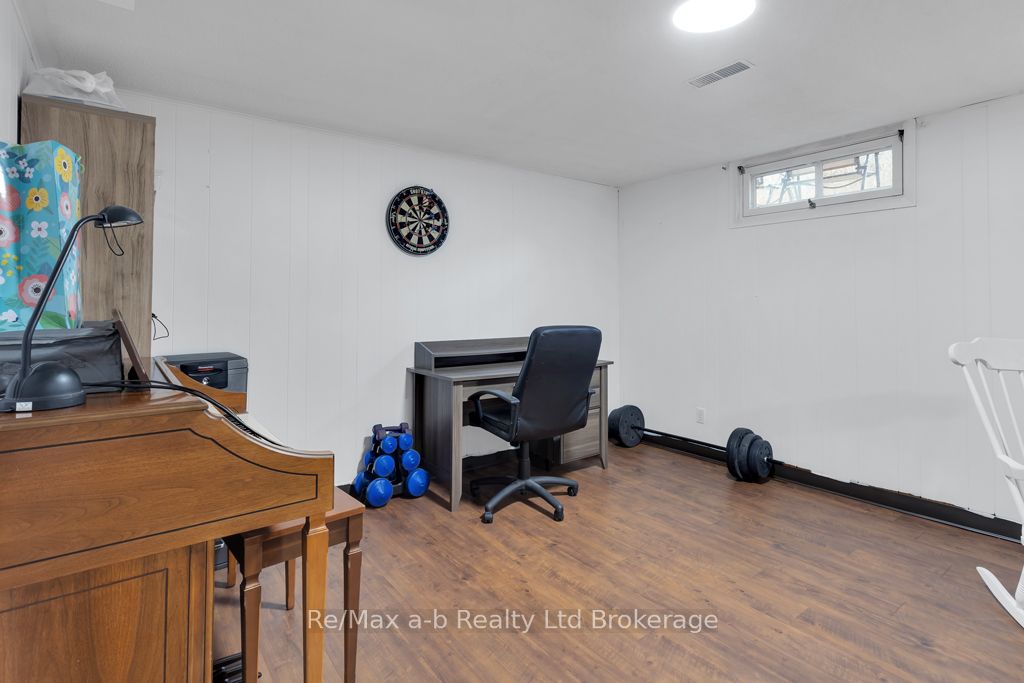 21 Denis Court Property Photo 19