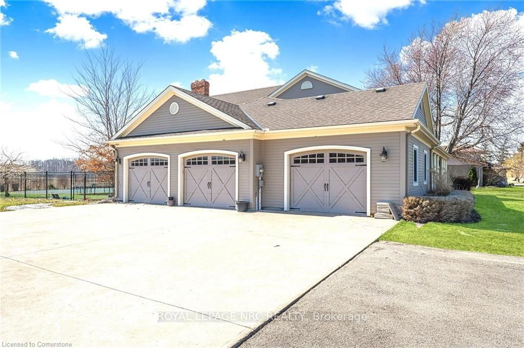 915 Queenston Road S Property Photo 2