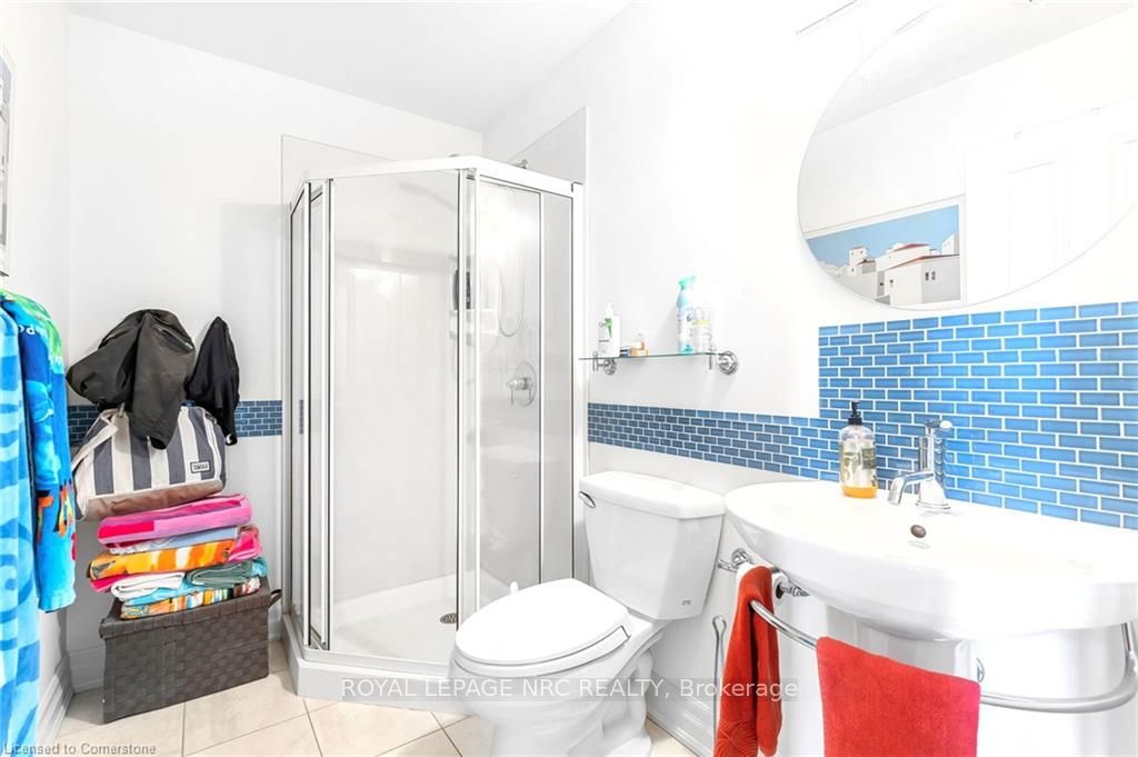 915 Queenston Road S Property Photo 17