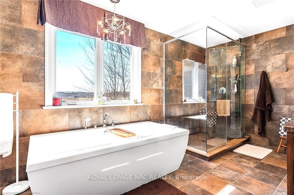 915 Queenston Road S Property Photo 23