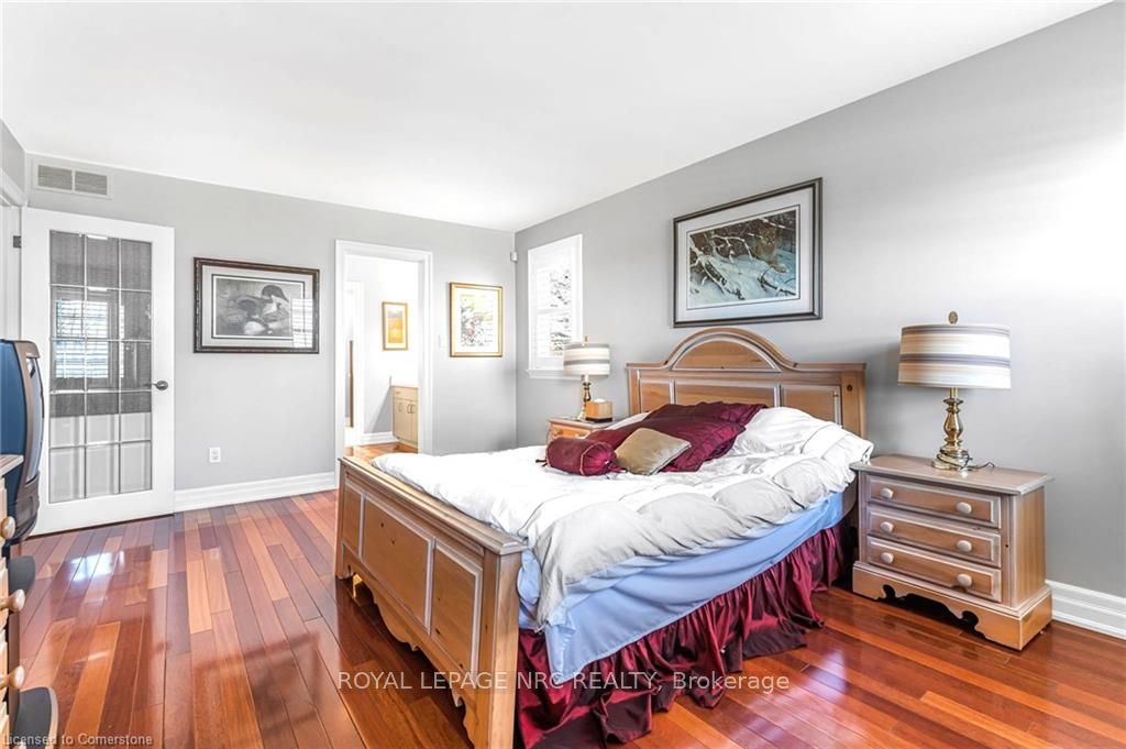 915 Queenston Road S Property Photo 25