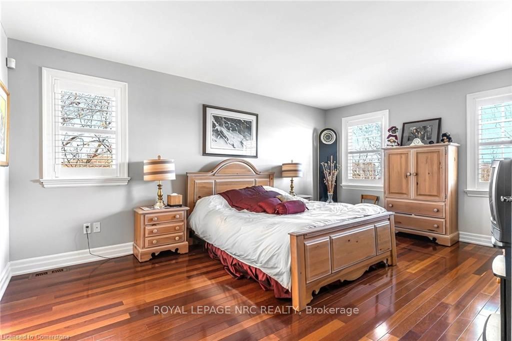 915 Queenston Road S Property Photo 26