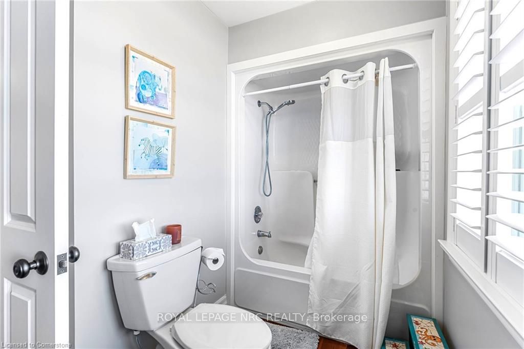 915 Queenston Road S Property Photo 31