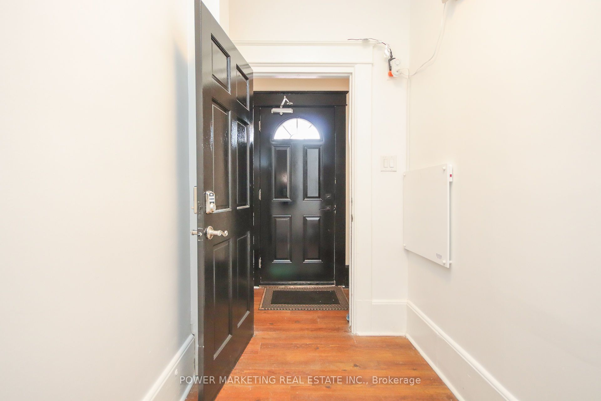 569 Gladstone Avenue Property Photo 5