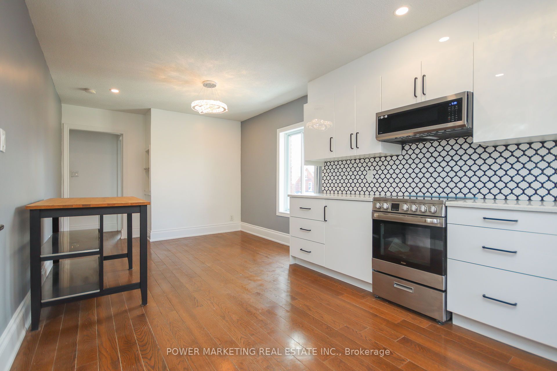 569 Gladstone Avenue Property Photo 8