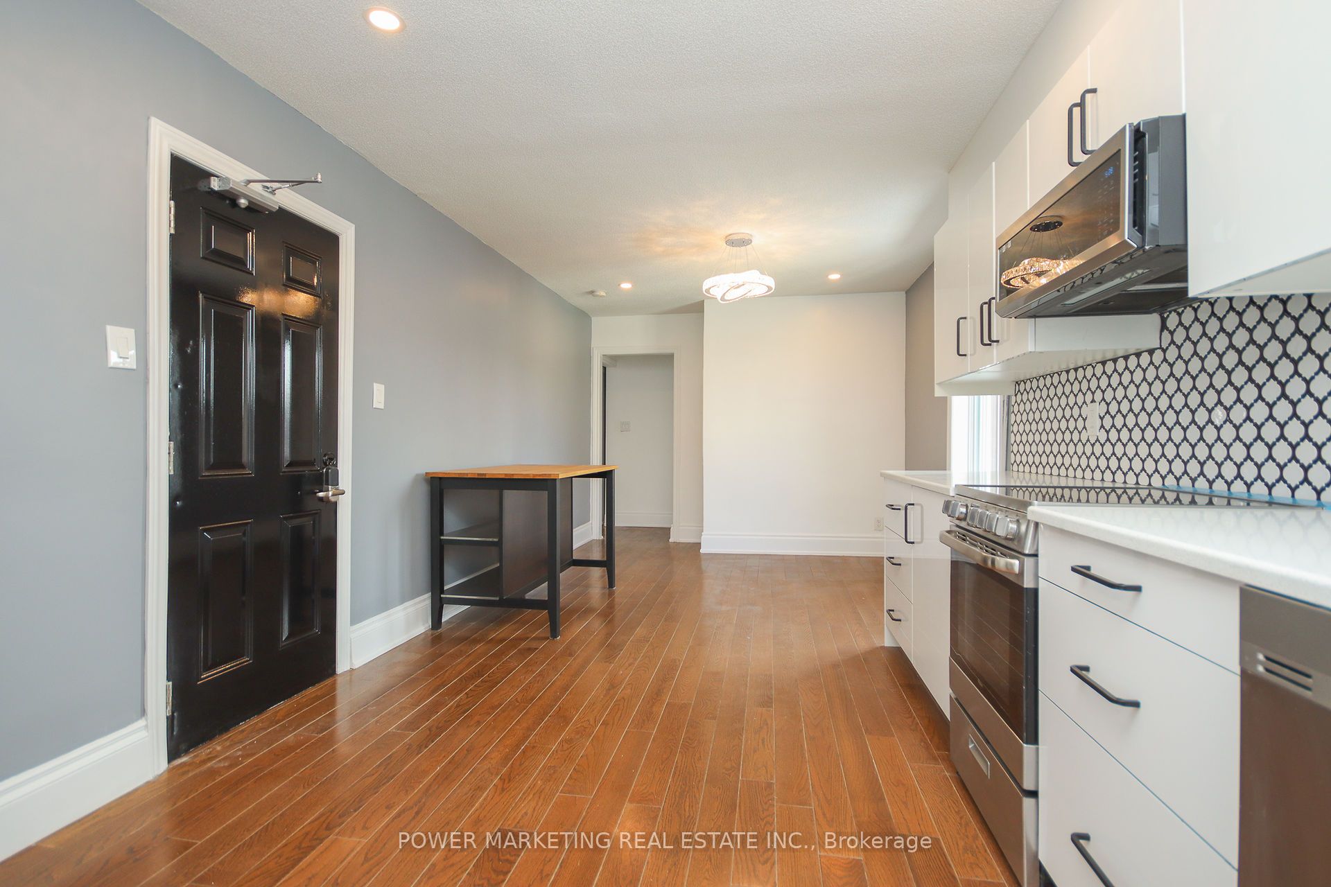 569 Gladstone Avenue Property Photo 9