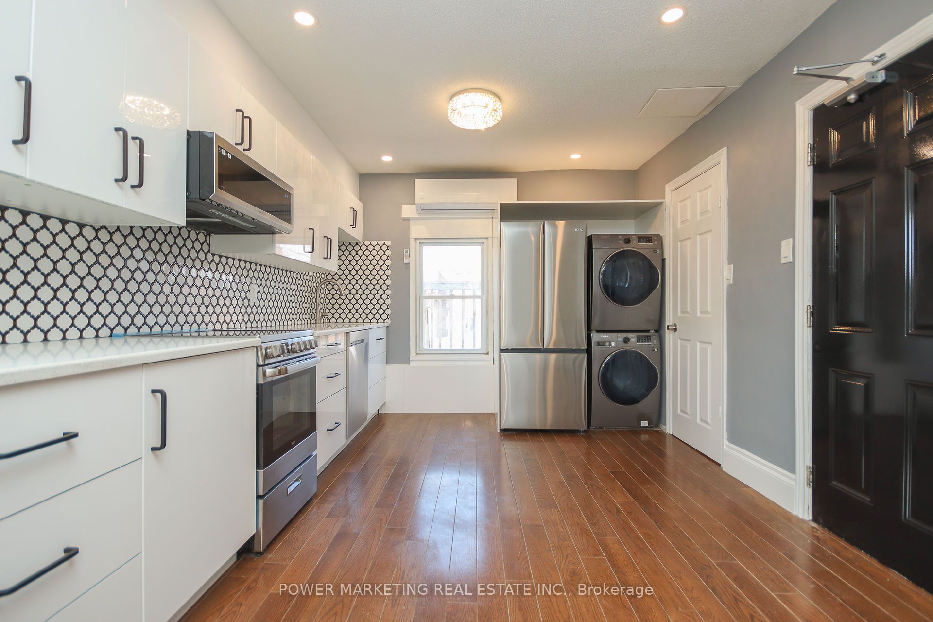 569 Gladstone Avenue Property Photo 11