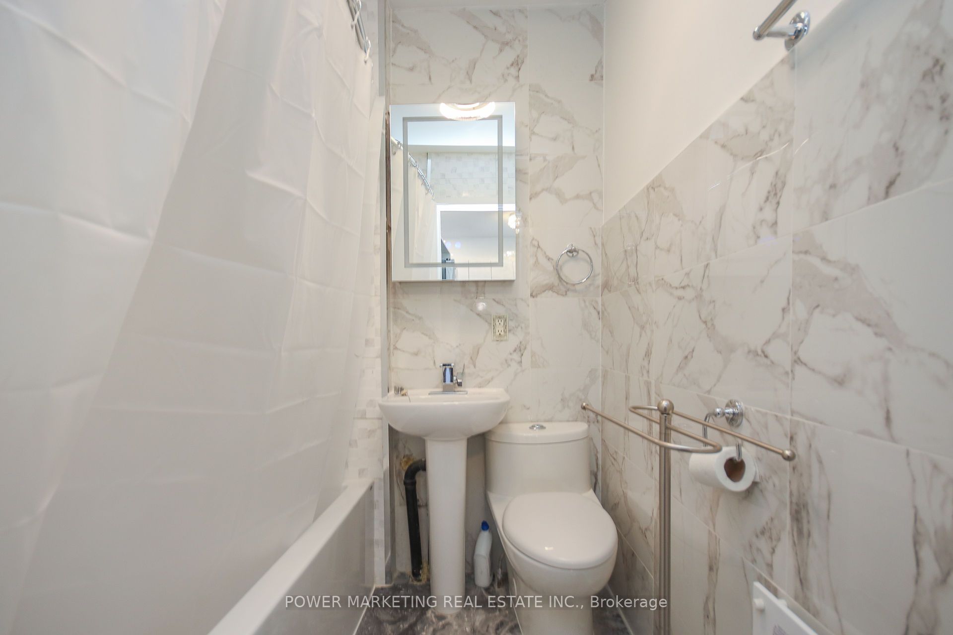 569 Gladstone Avenue Property Photo 13