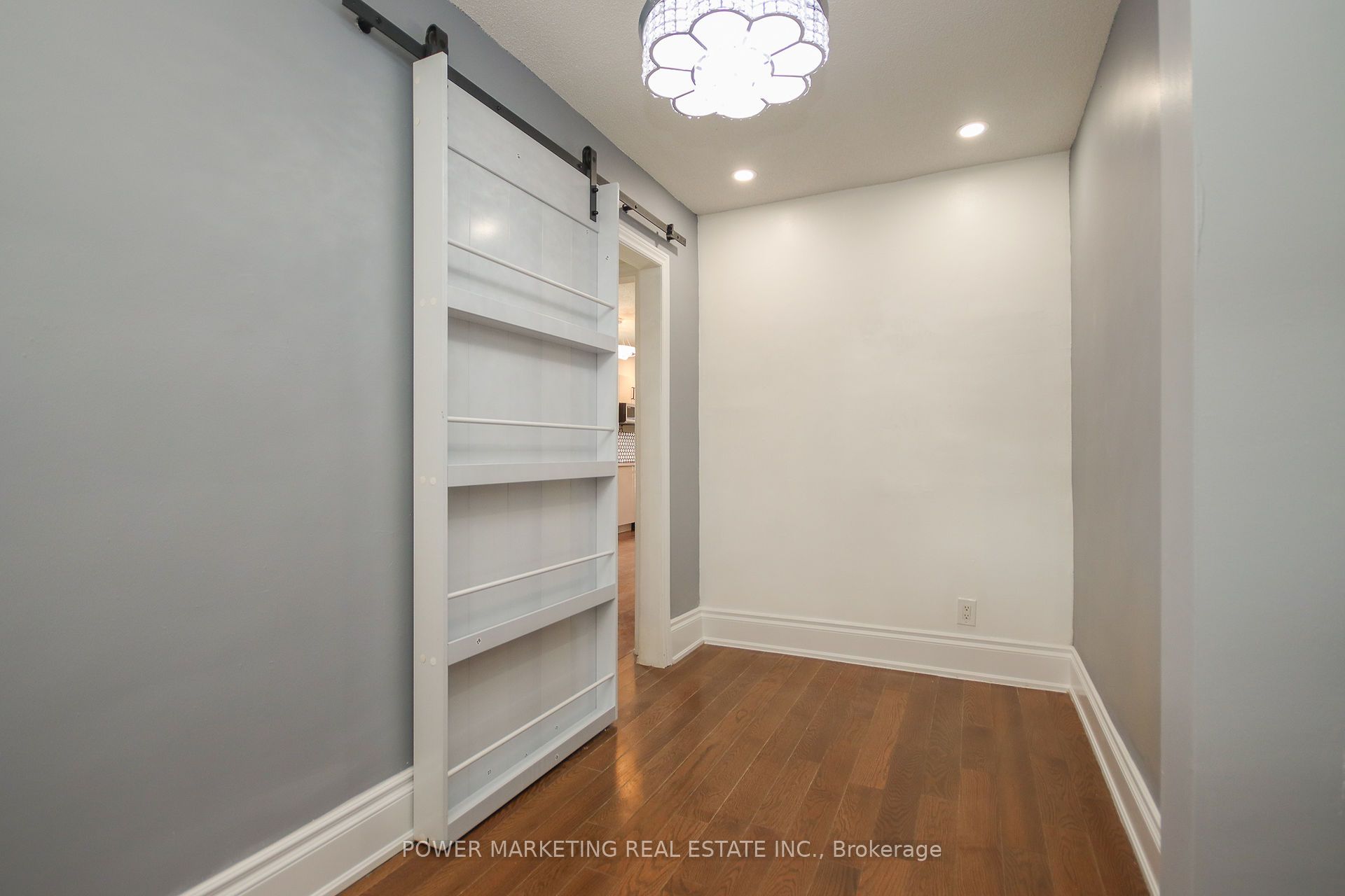 569 Gladstone Avenue Property Photo 17