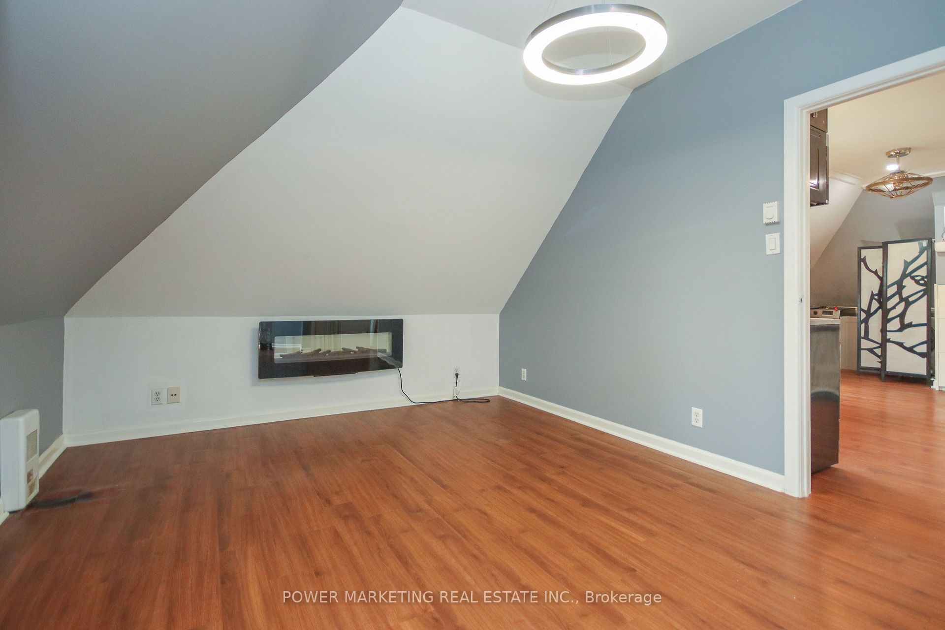 569 Gladstone Avenue Property Photo 28