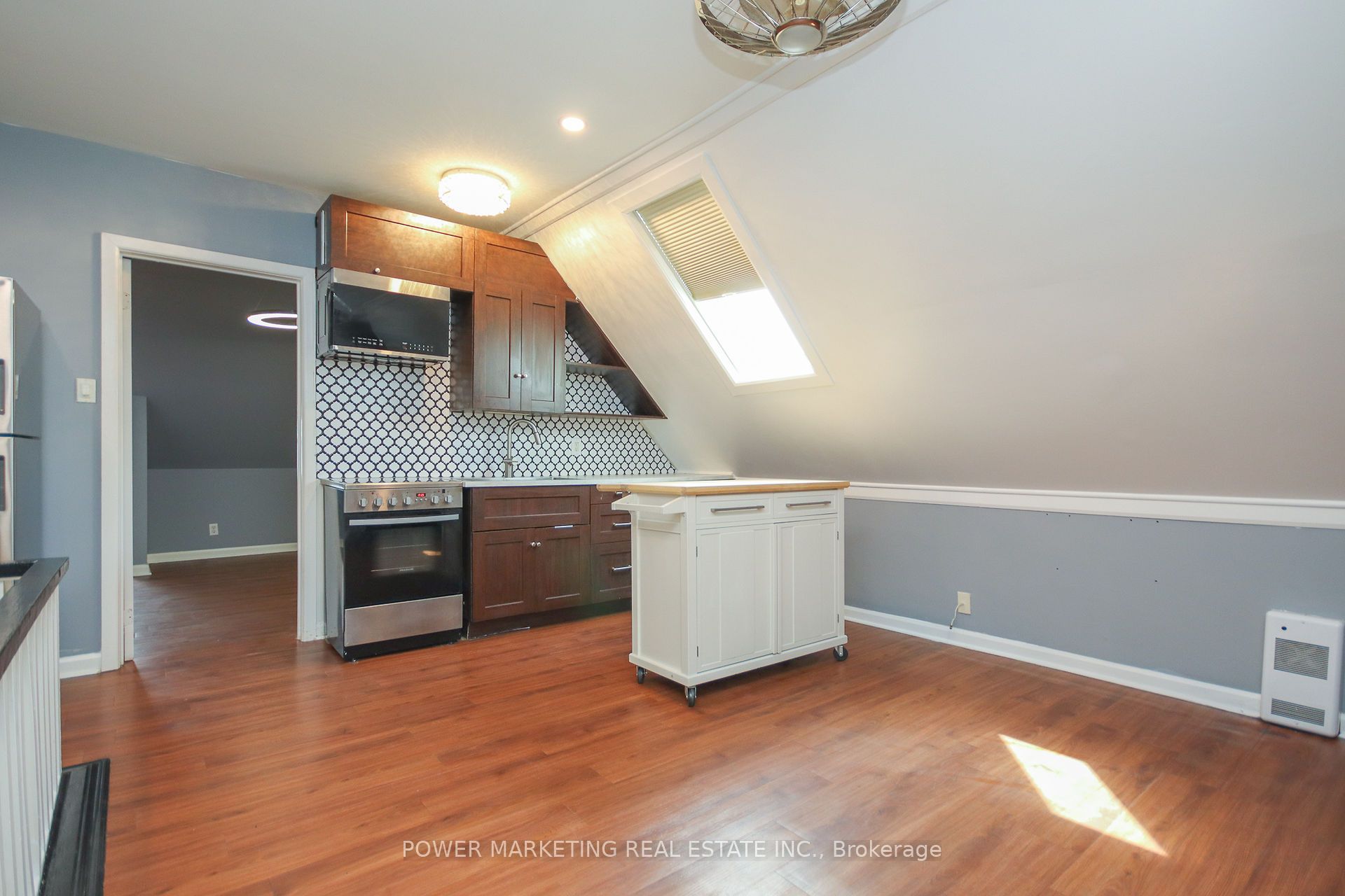 569 Gladstone Avenue Property Photo 36
