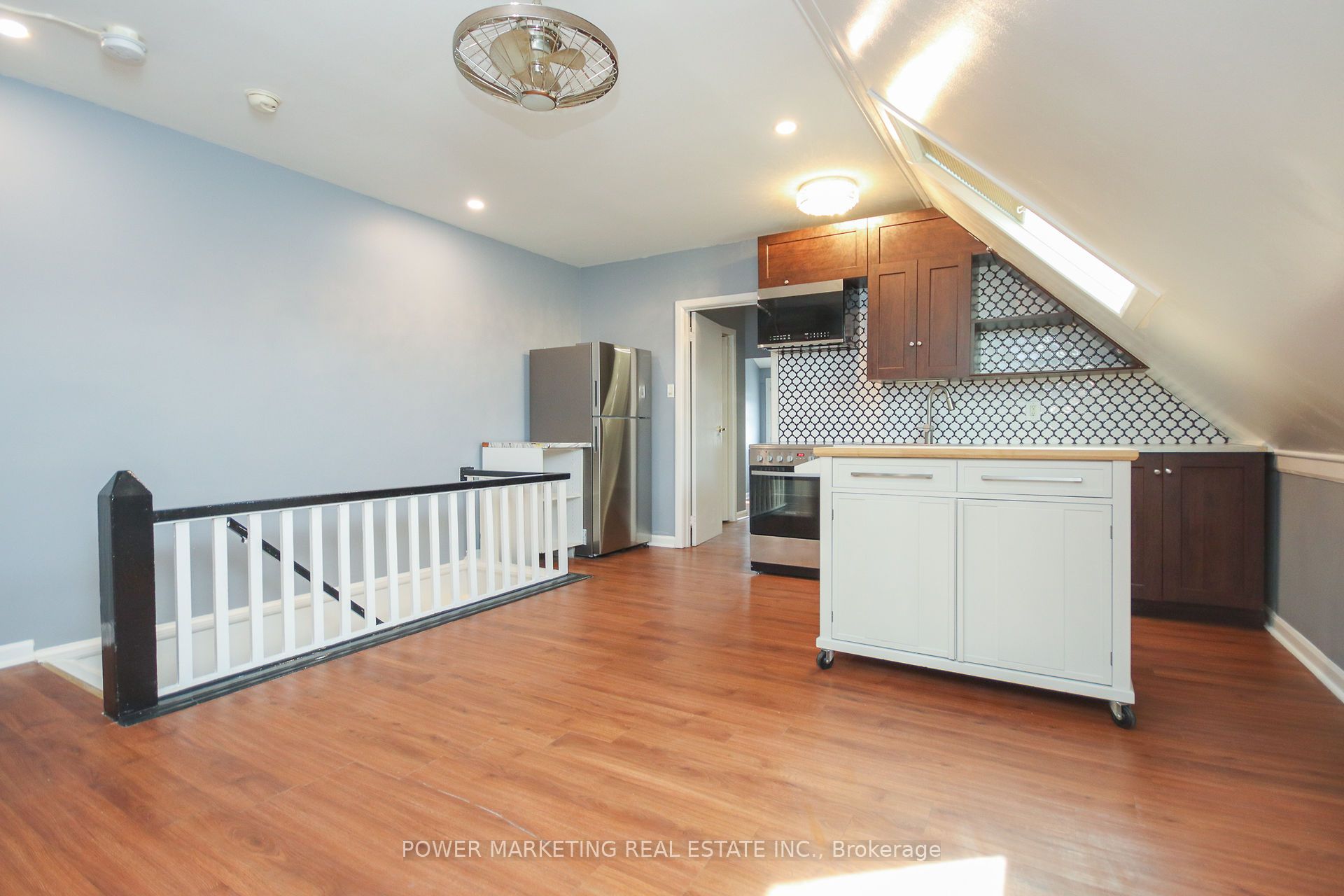 569 Gladstone Avenue Property Photo 37