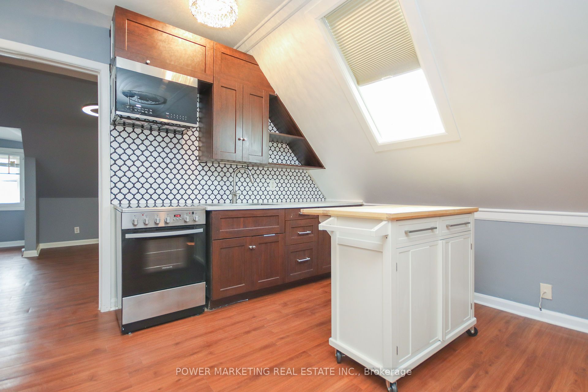 569 Gladstone Avenue Property Photo 38