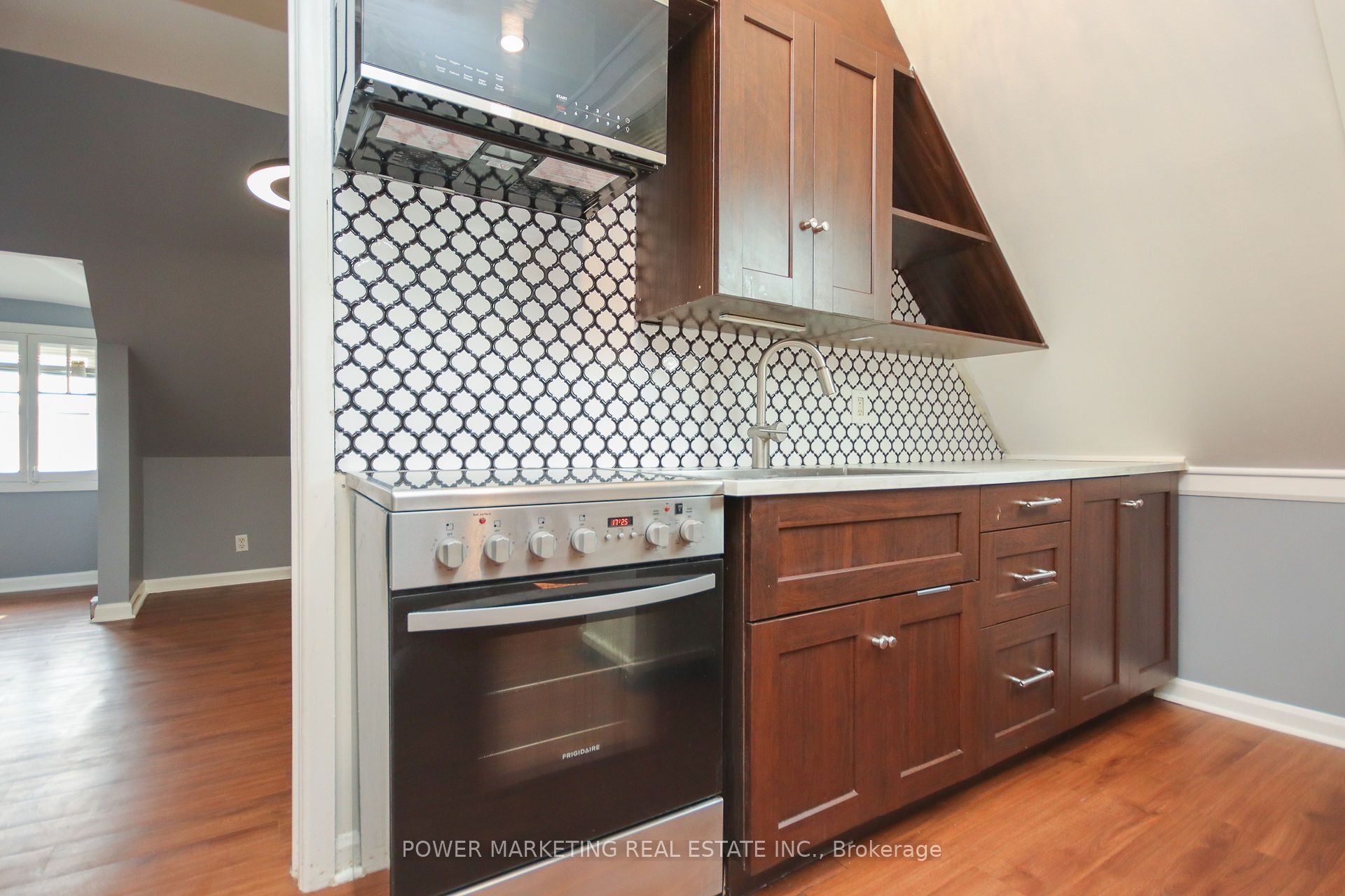 569 Gladstone Avenue Property Photo 43