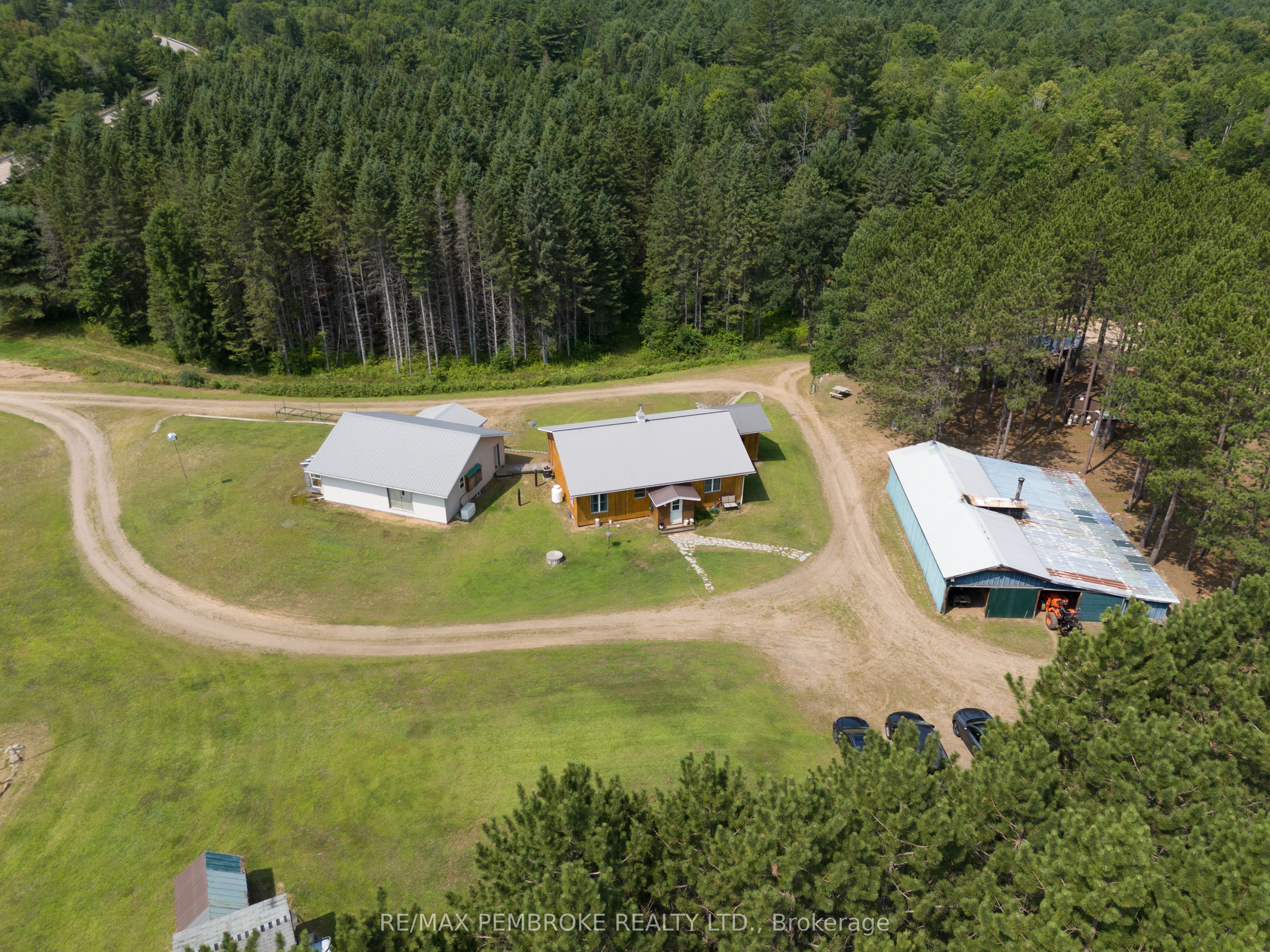 4293 Round Lake Road Property Photo
