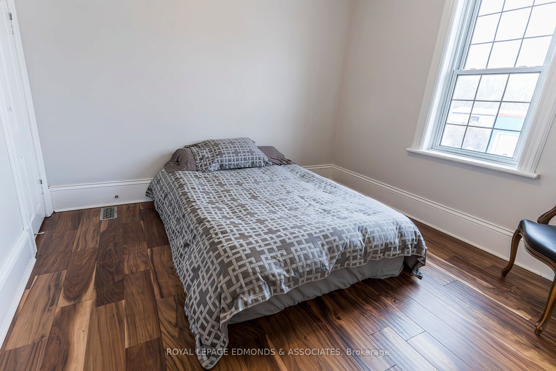 281 Trafalgar Road Property Photo 30