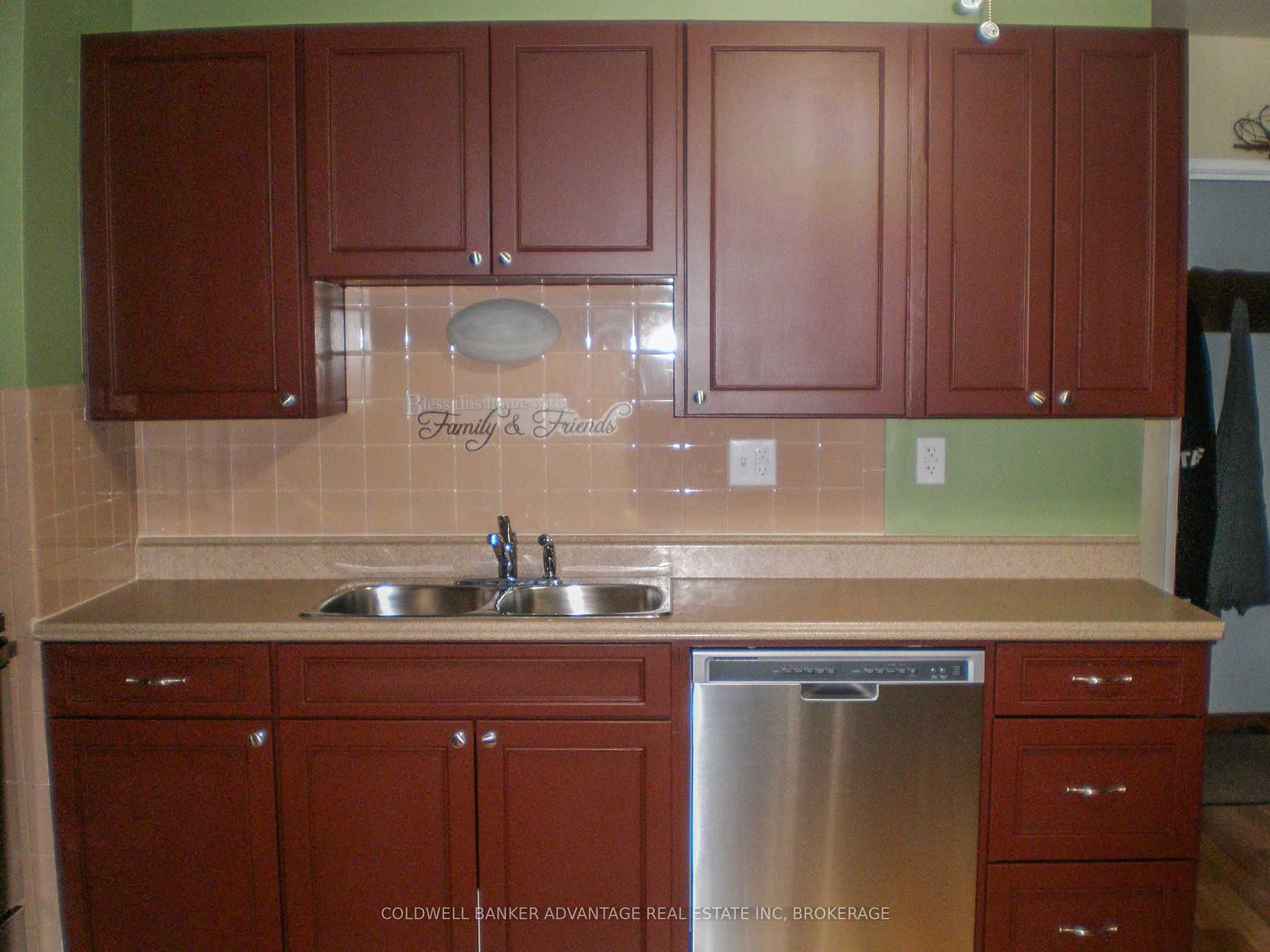 5445 Glenholme Avenue Property Photo 5