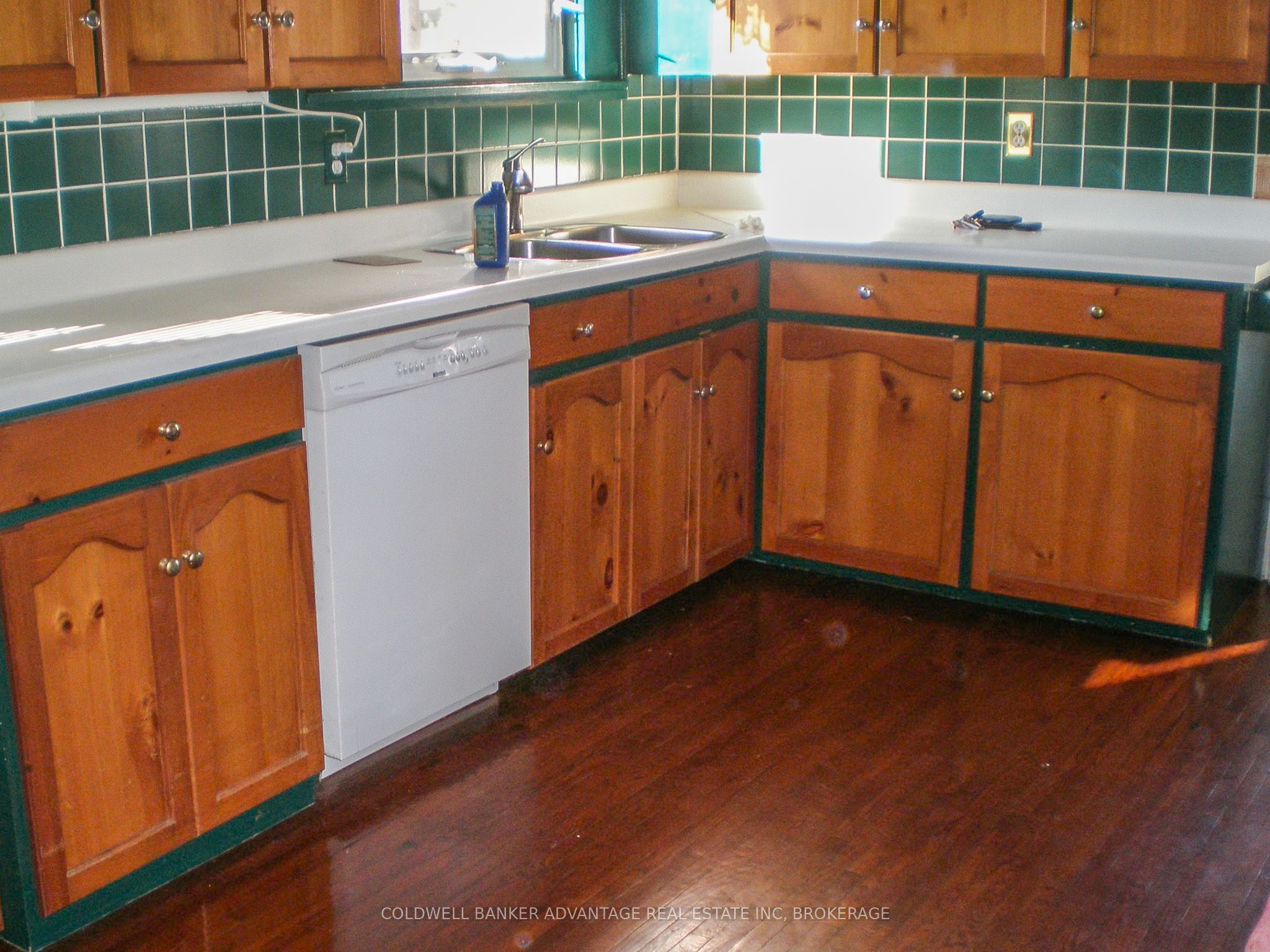 5445 Glenholme Avenue Property Photo 8