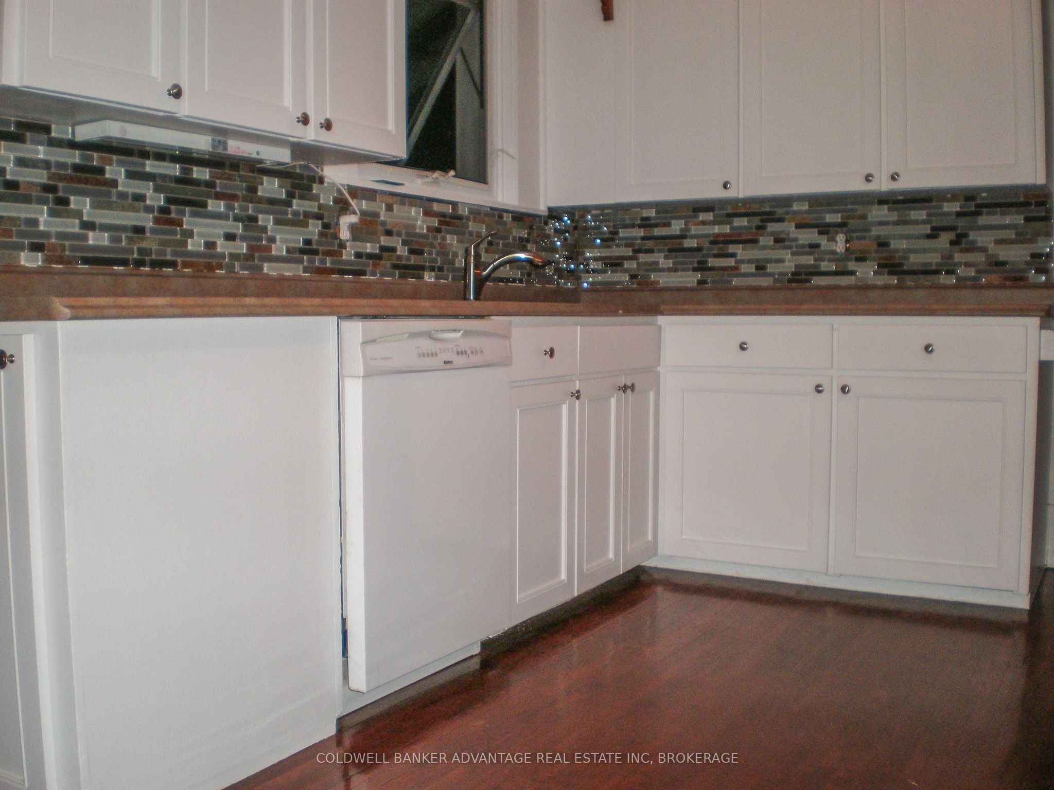 5445 Glenholme Avenue Property Photo 11