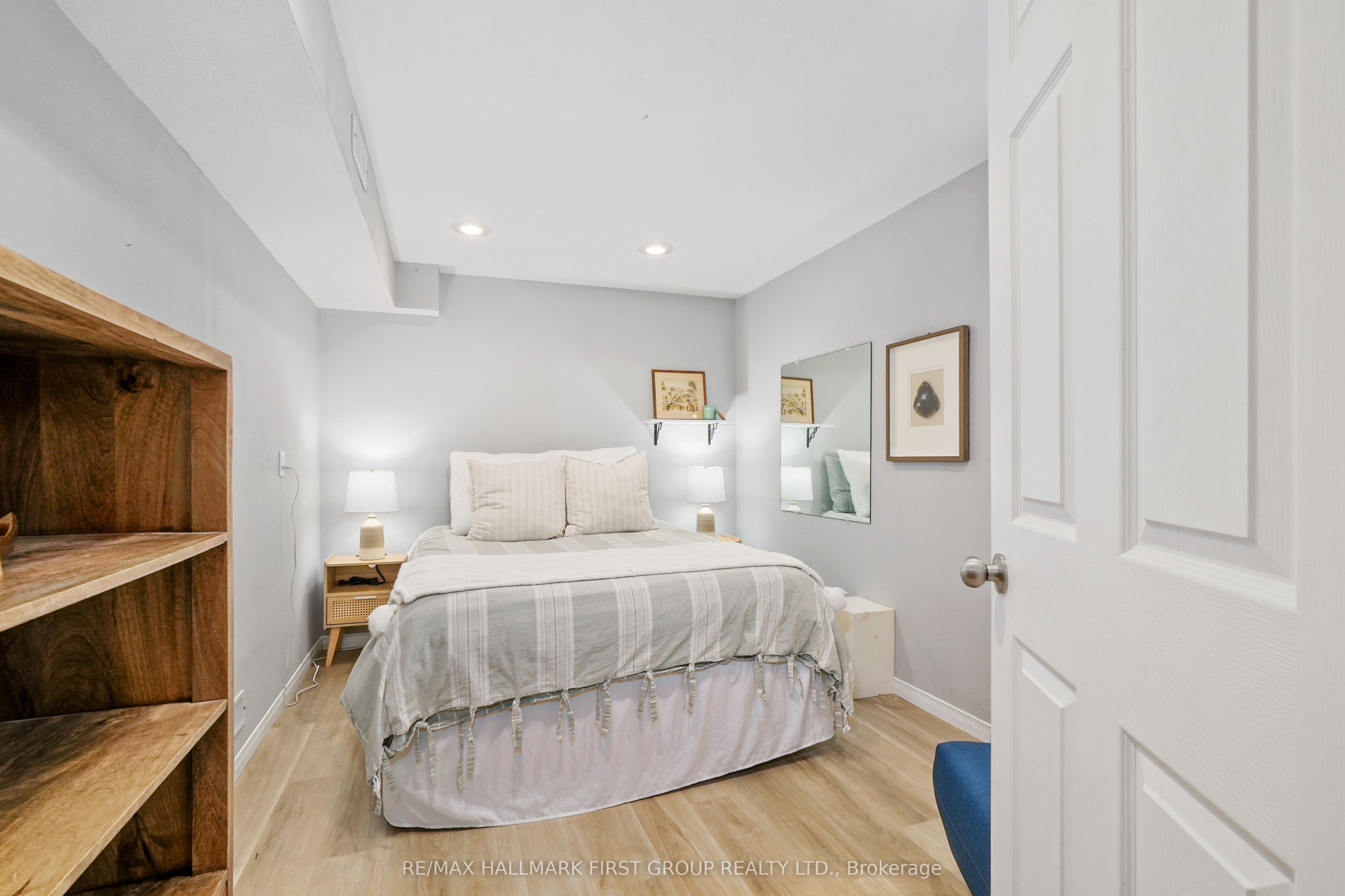 16 Anne Street Property Photo 39