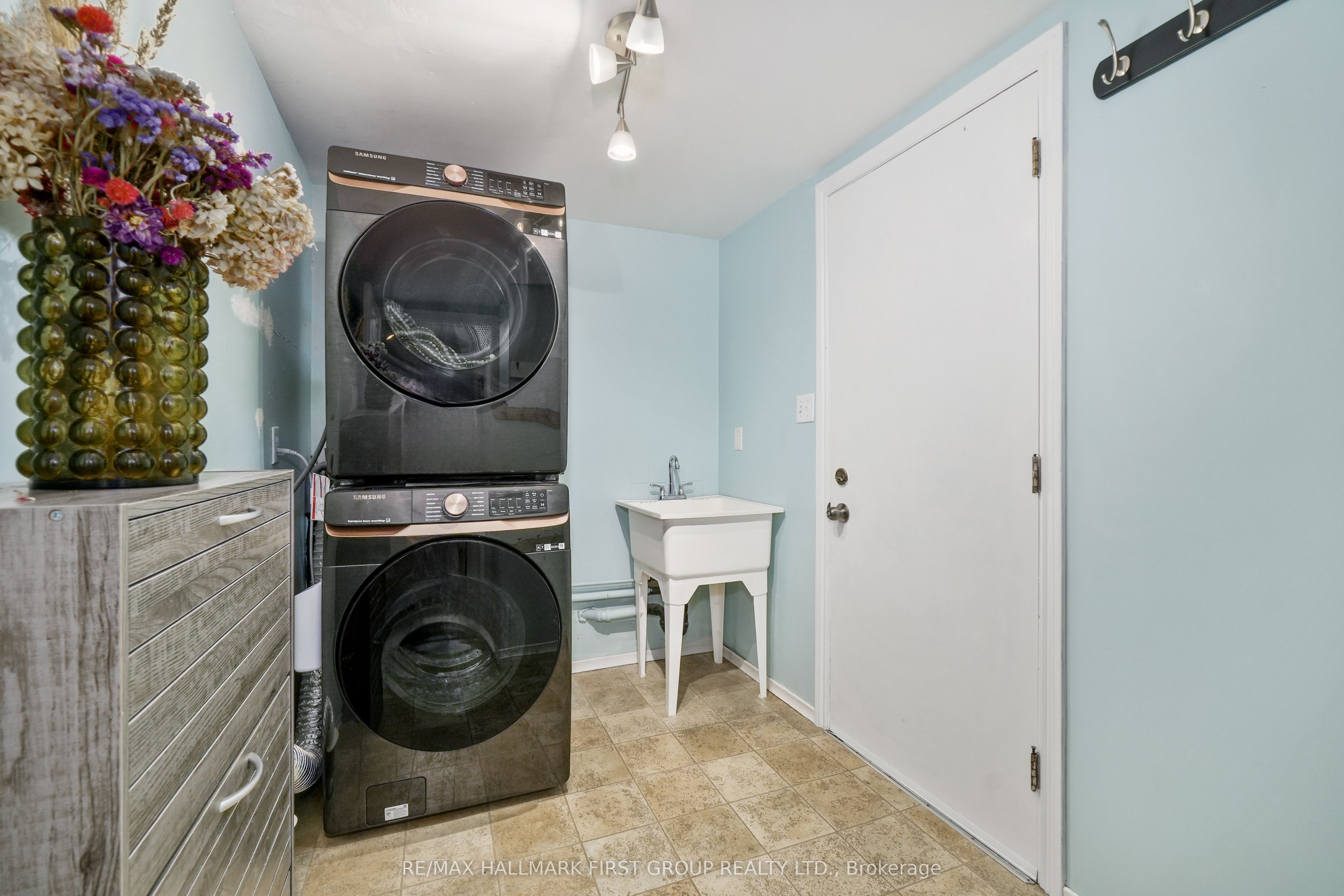 16 Anne Street Property Photo 41