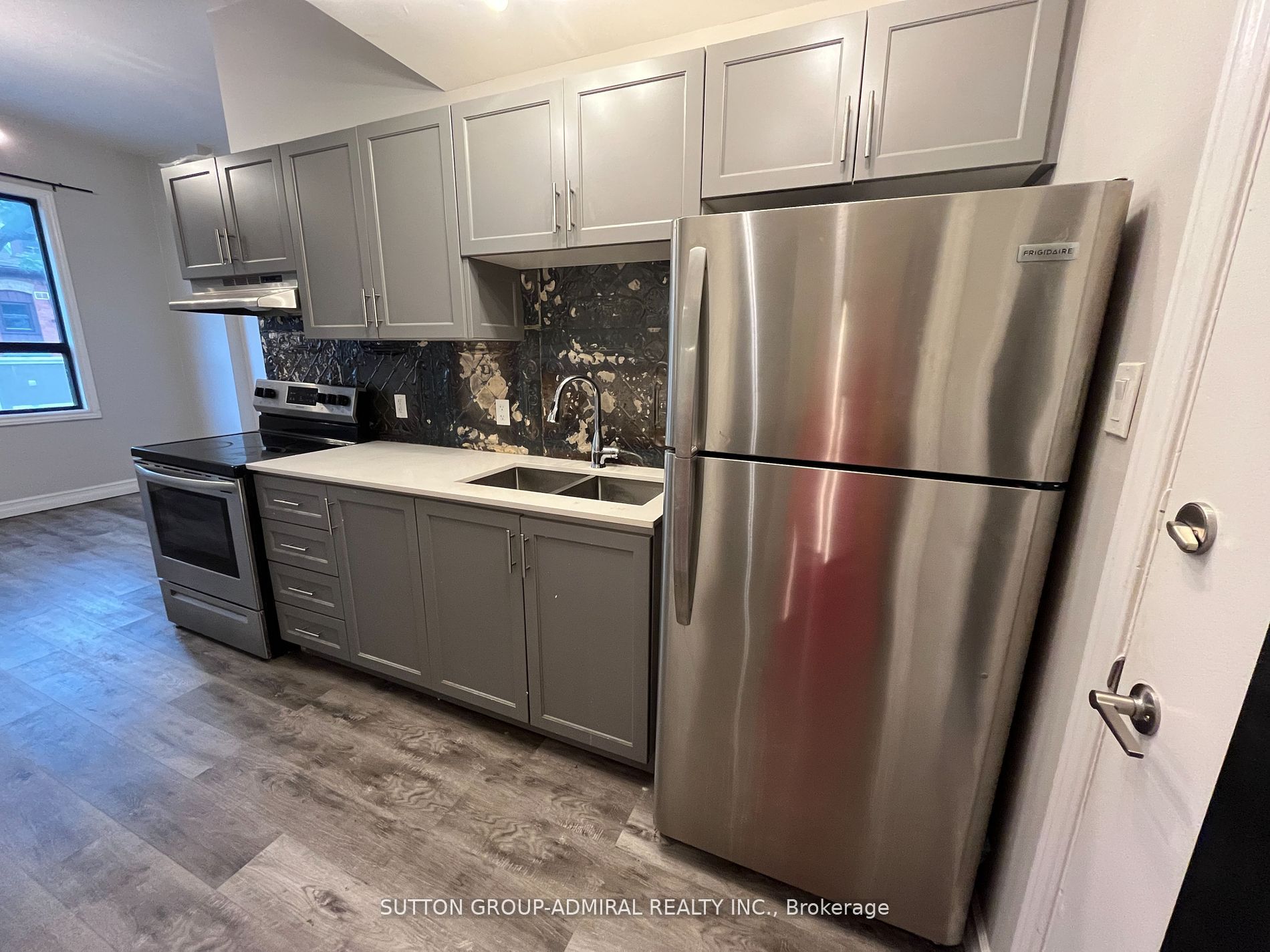 295 James Street Property Photo 16
