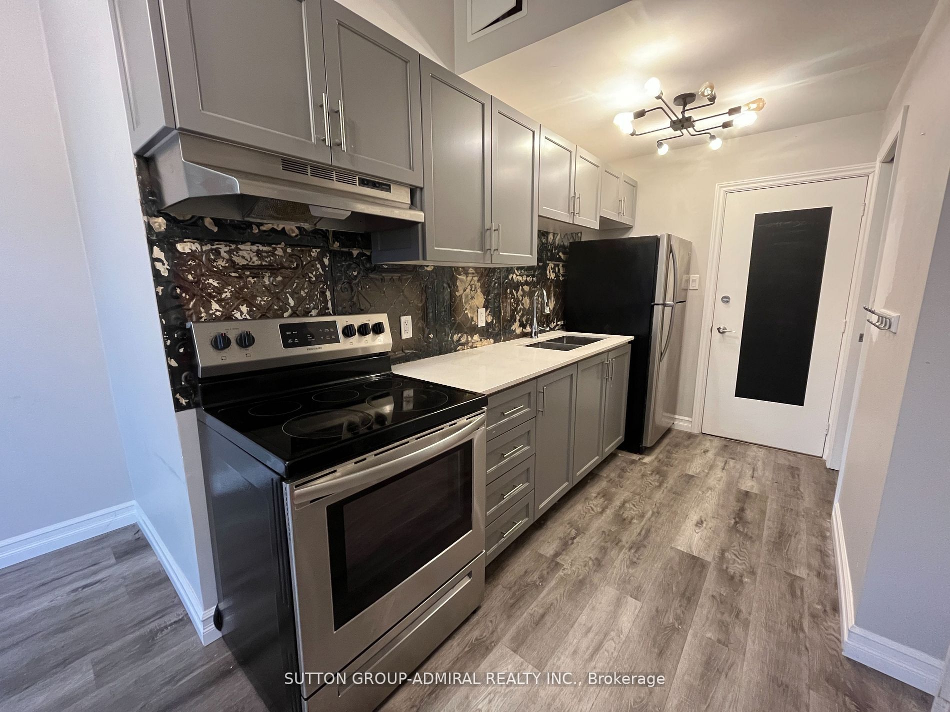 295 James Street Property Photo 17