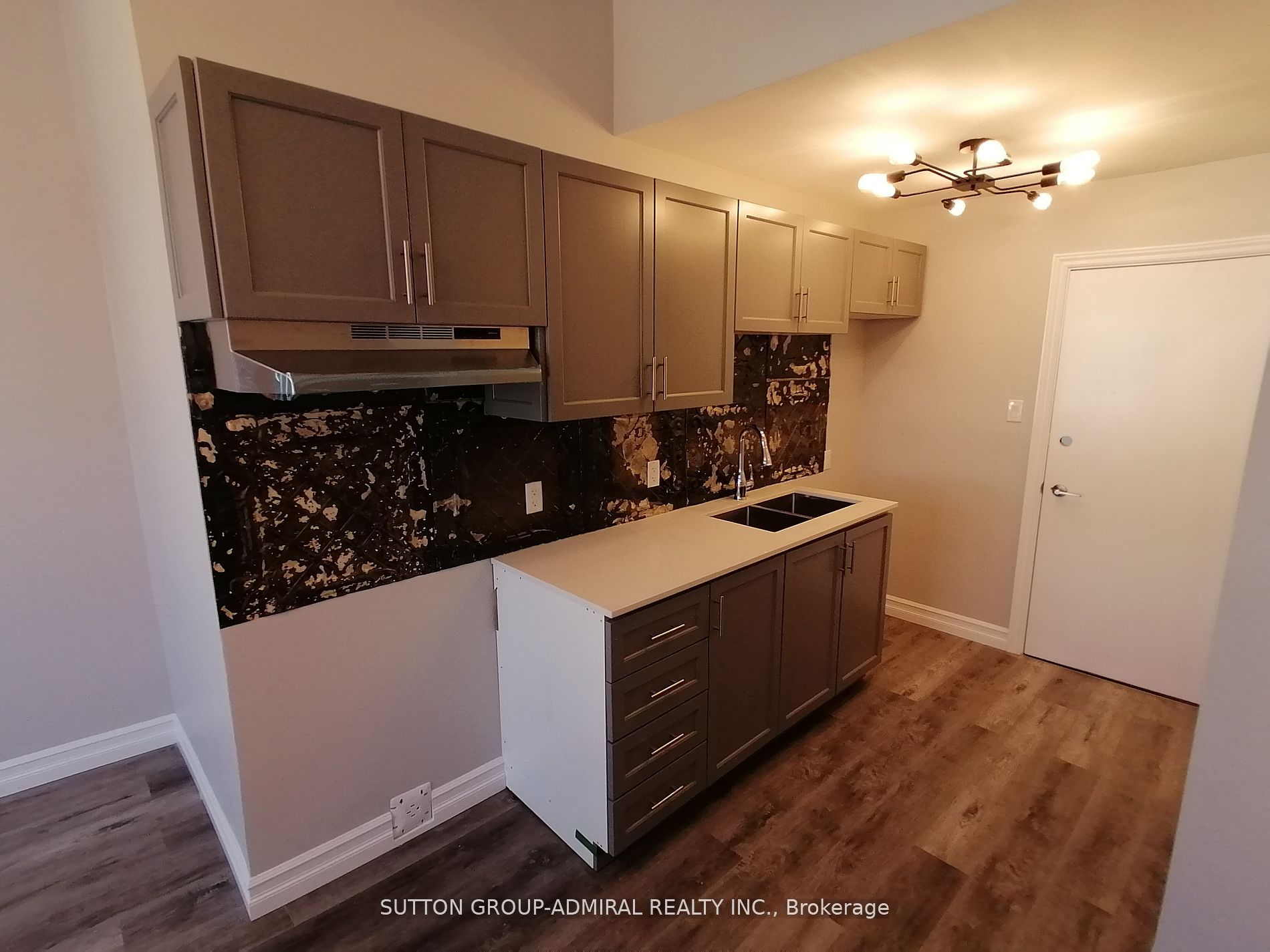 295 James Street Property Photo 22