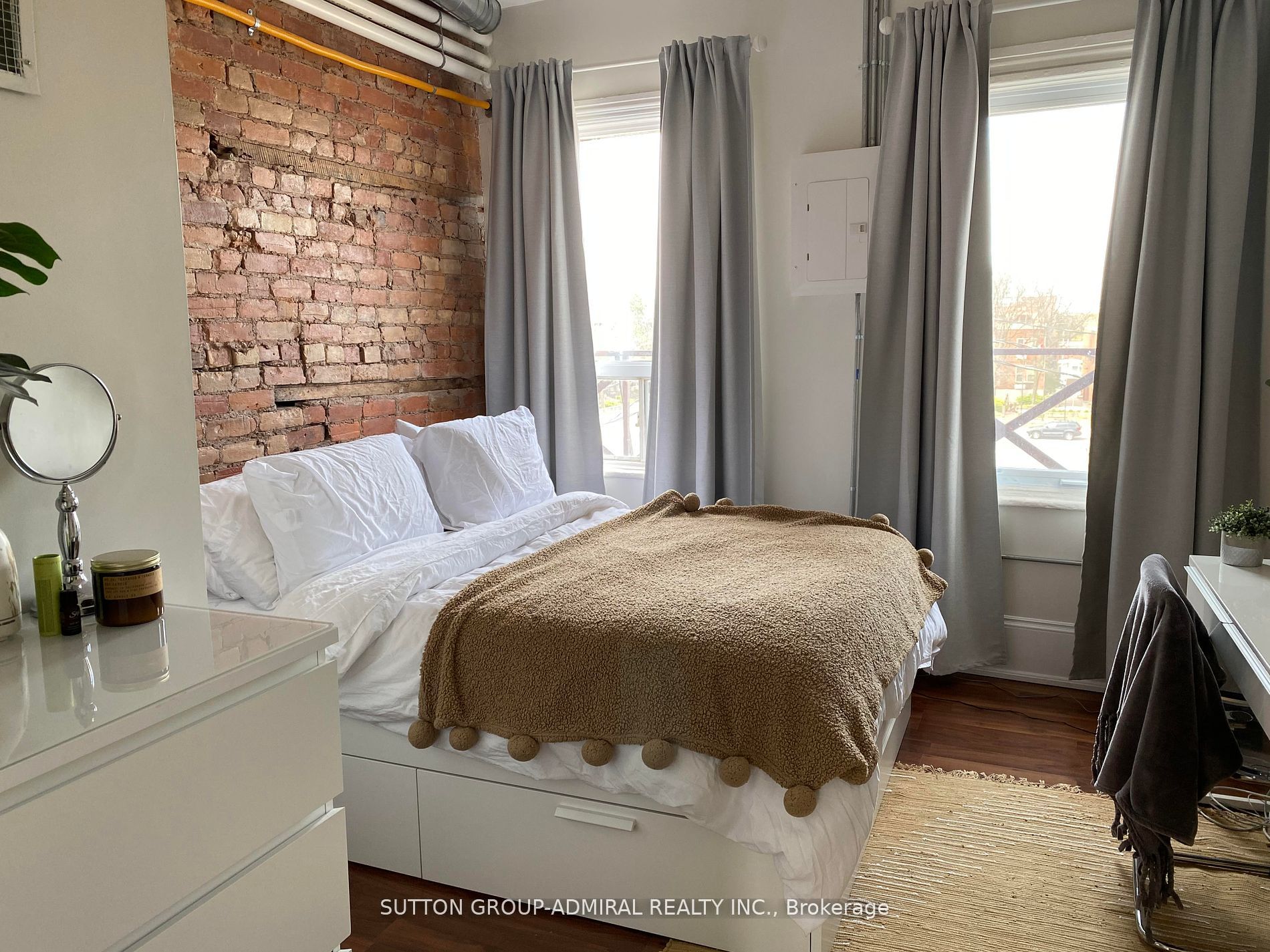 183 King Street Property Photo 8