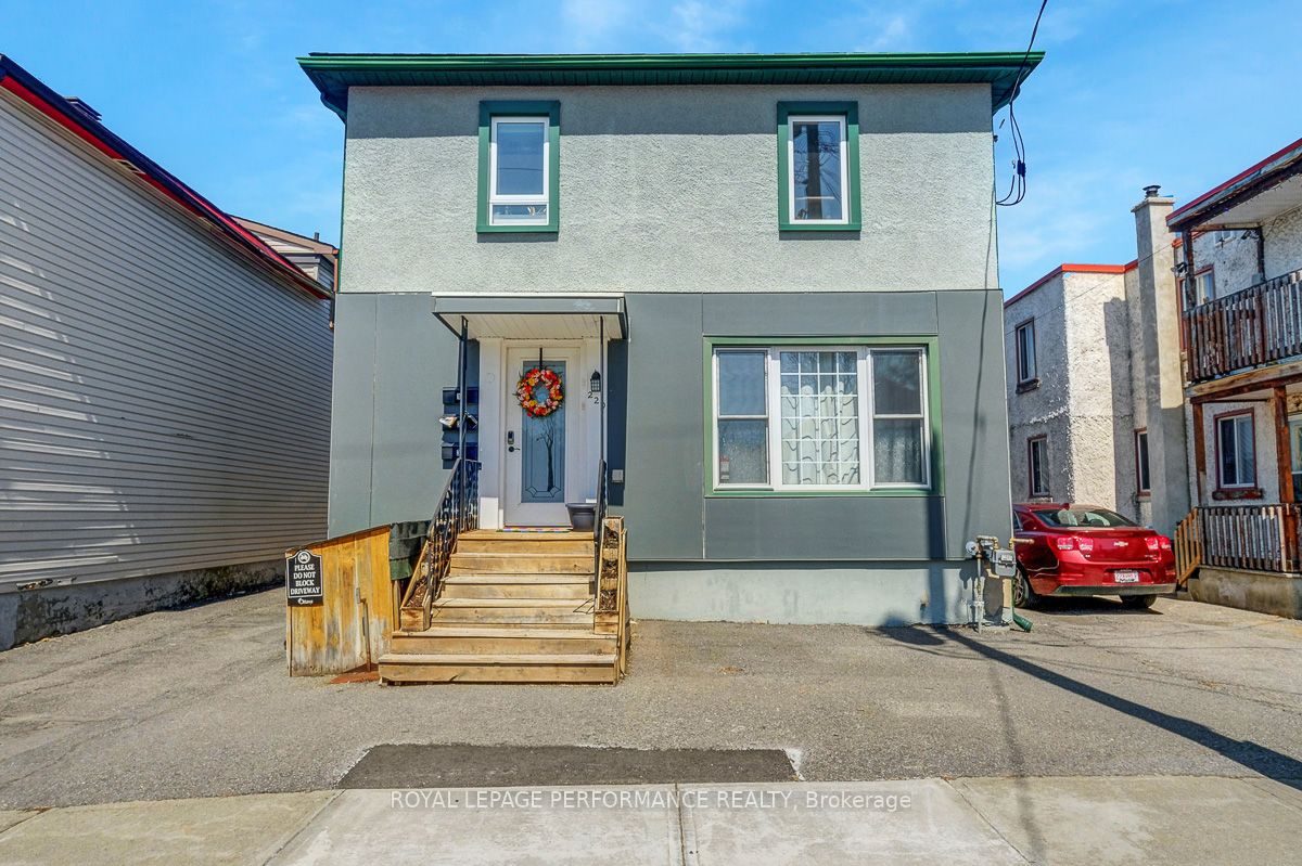 229 Carillon Street Property Photo 1