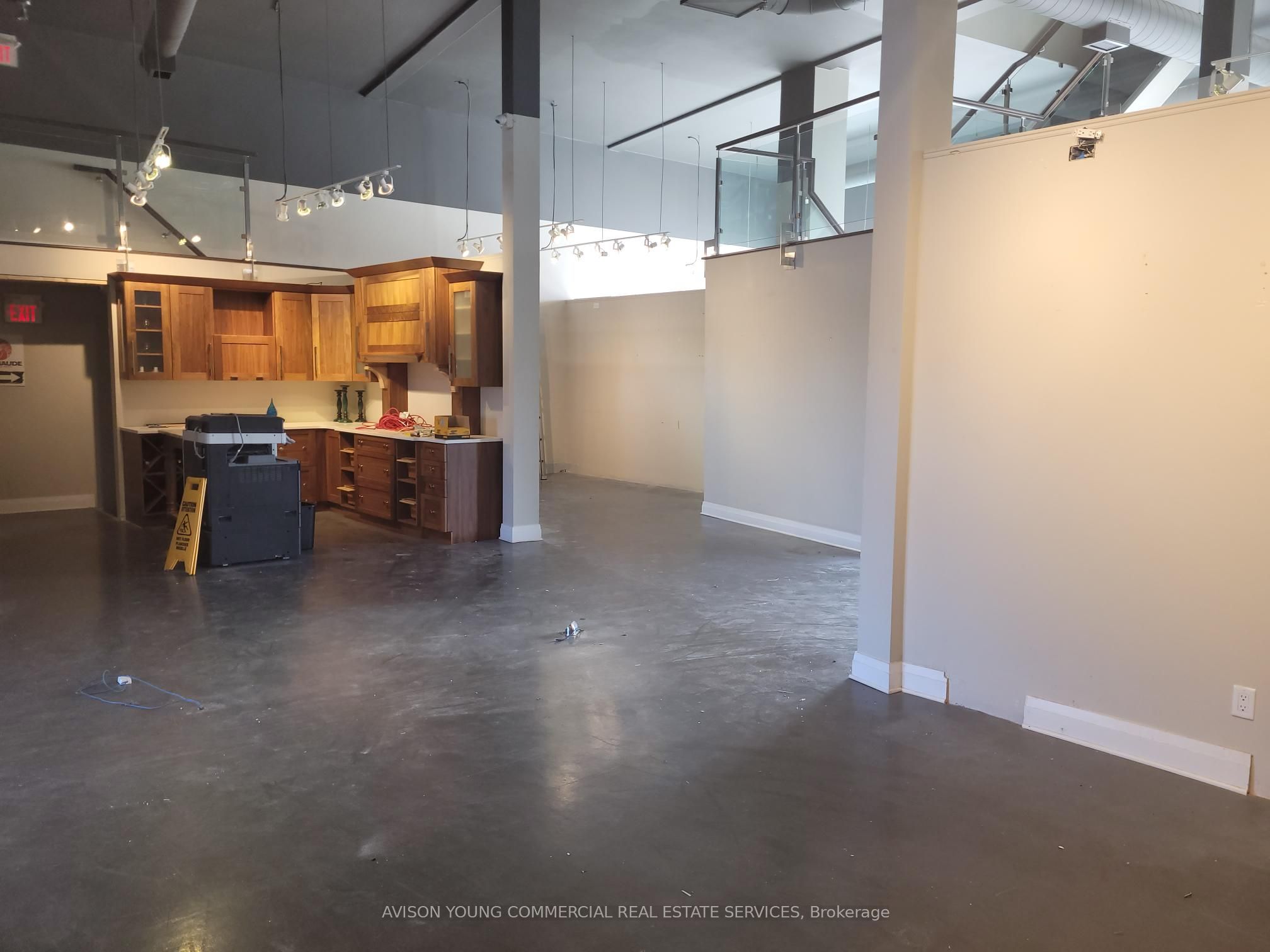 1877 Merivale Road Property Photo 2