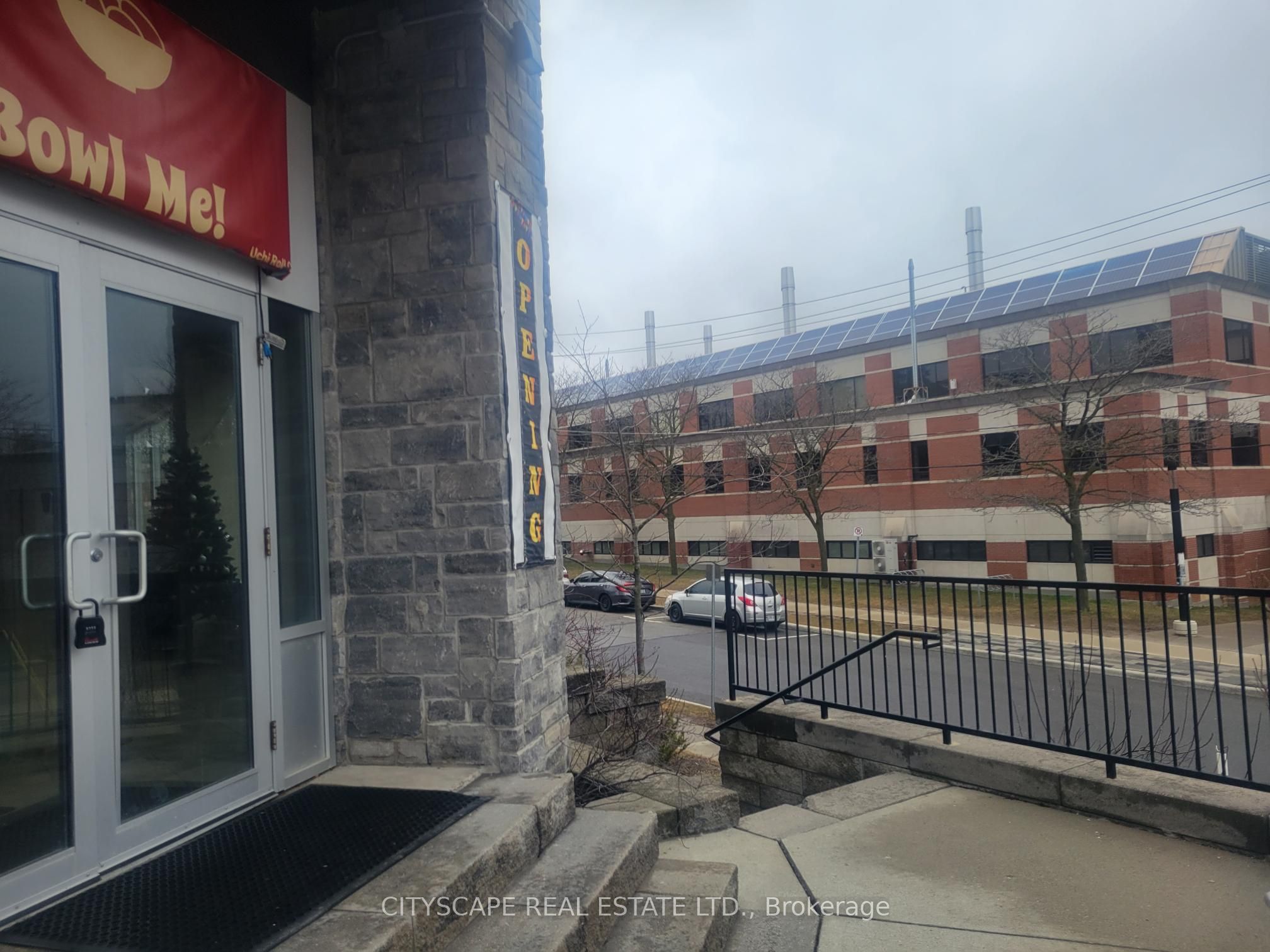 #101 - 185 King Street Property Photo 3