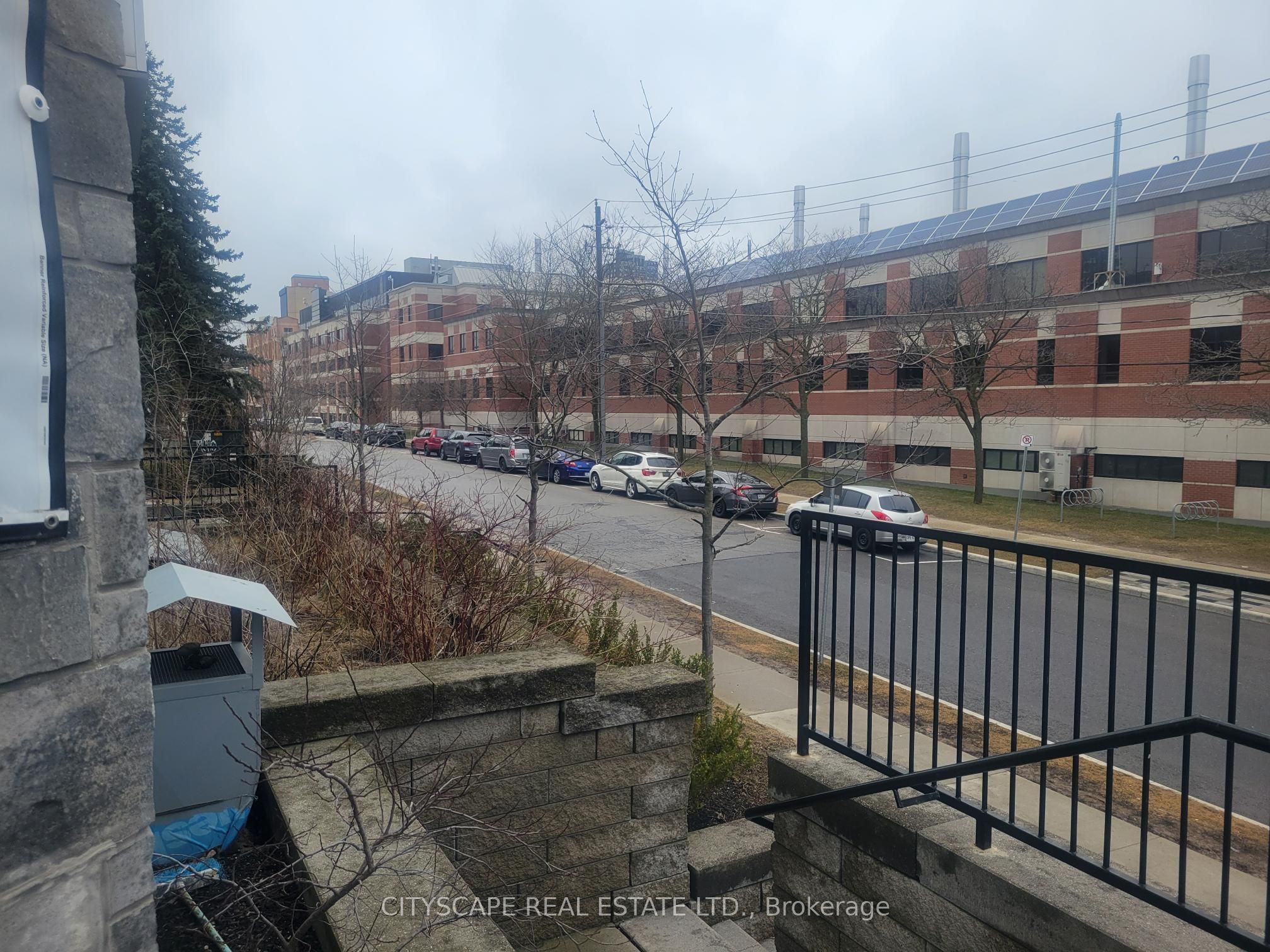 #101 - 185 King Street Property Photo 4