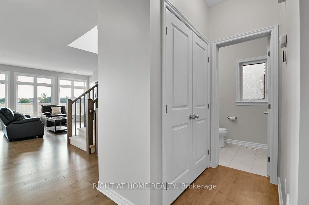 844 Snowdrop Crescent Property Photo 4