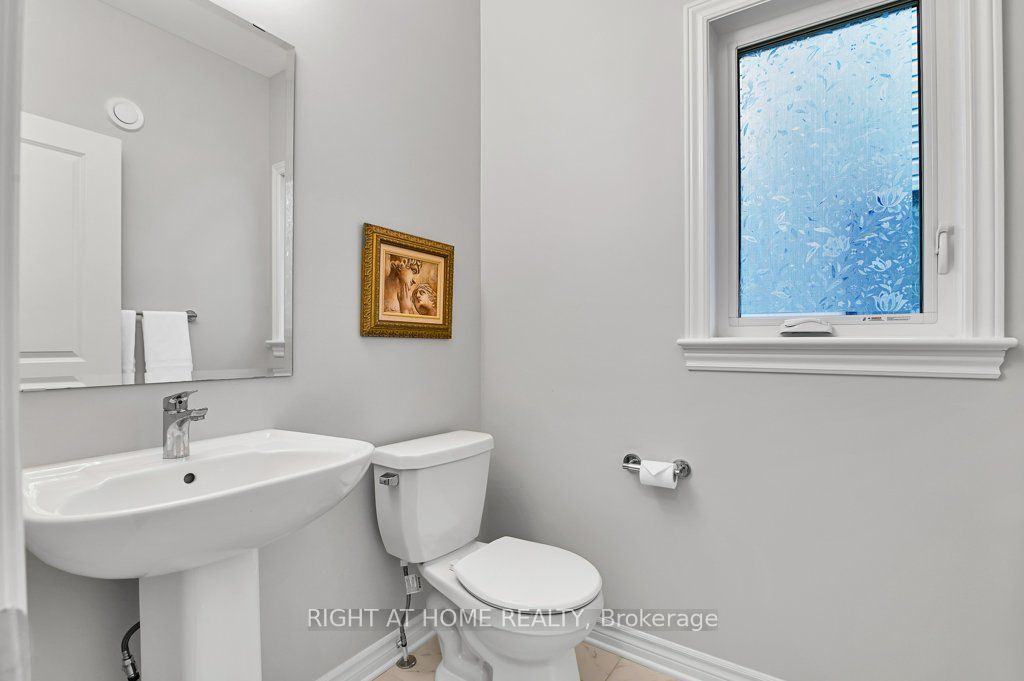 844 Snowdrop Crescent Property Photo 5