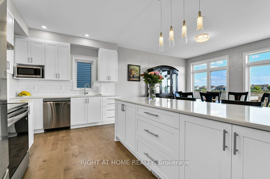 844 Snowdrop Crescent Property Photo 8