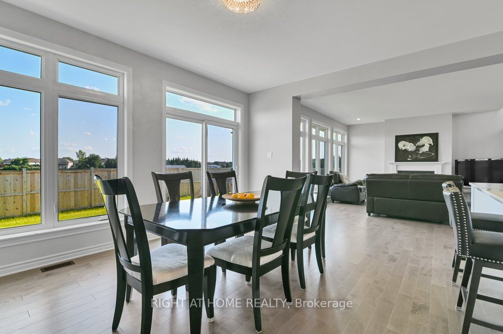 844 Snowdrop Crescent Property Photo 12