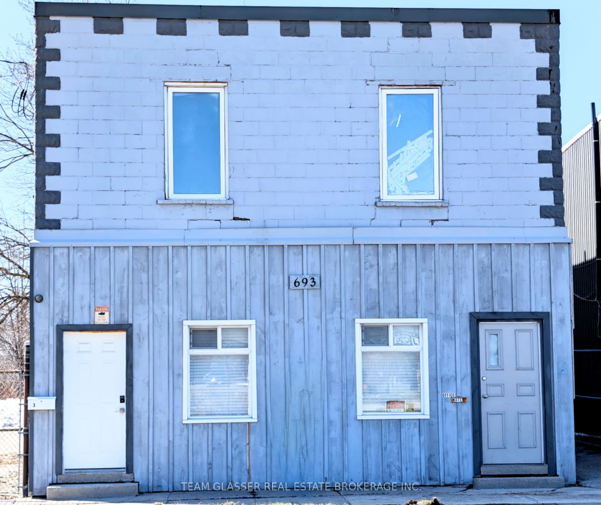 #4 - 693 Hale Street Property Photo 1