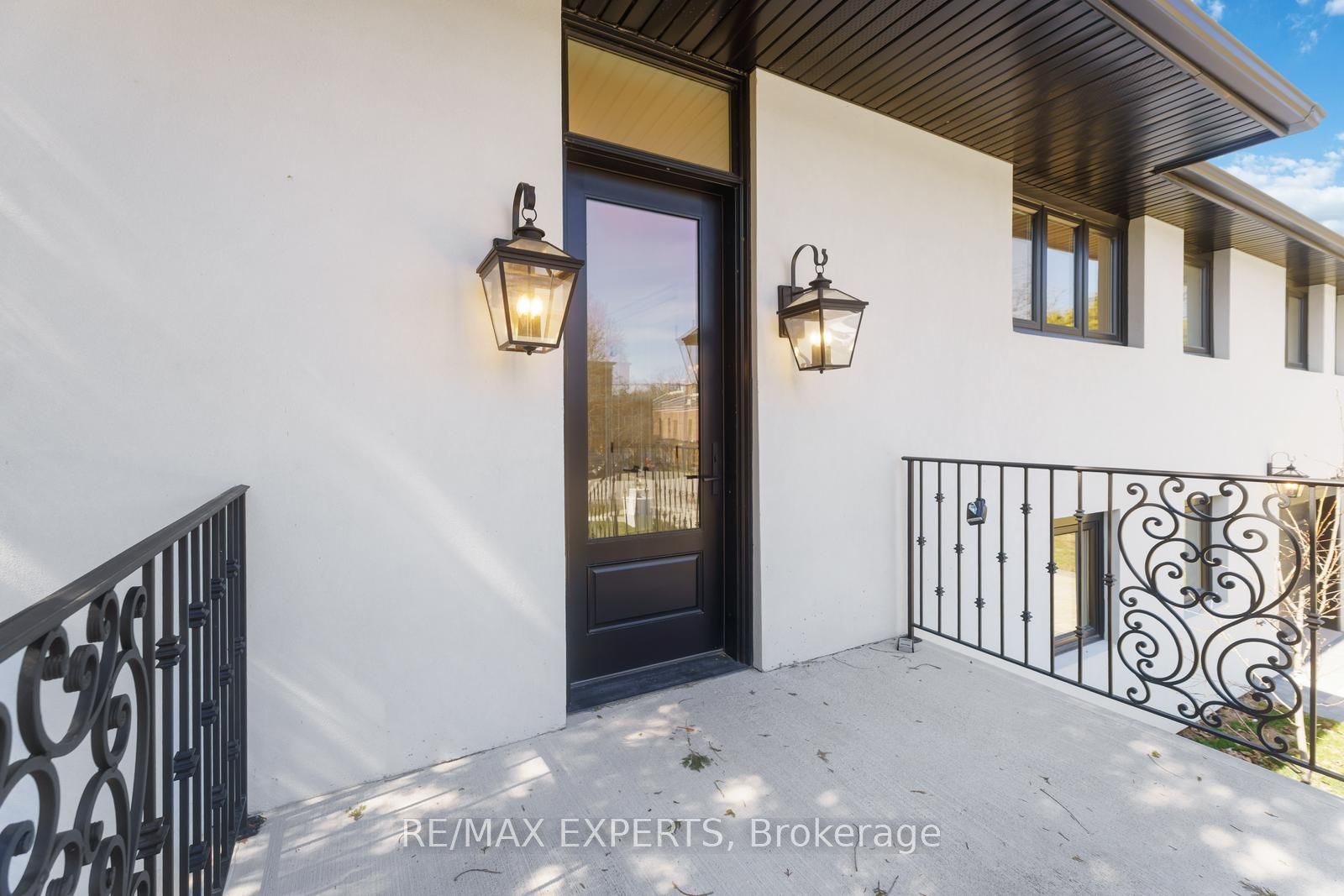 489 Regent Street Property Photo 3