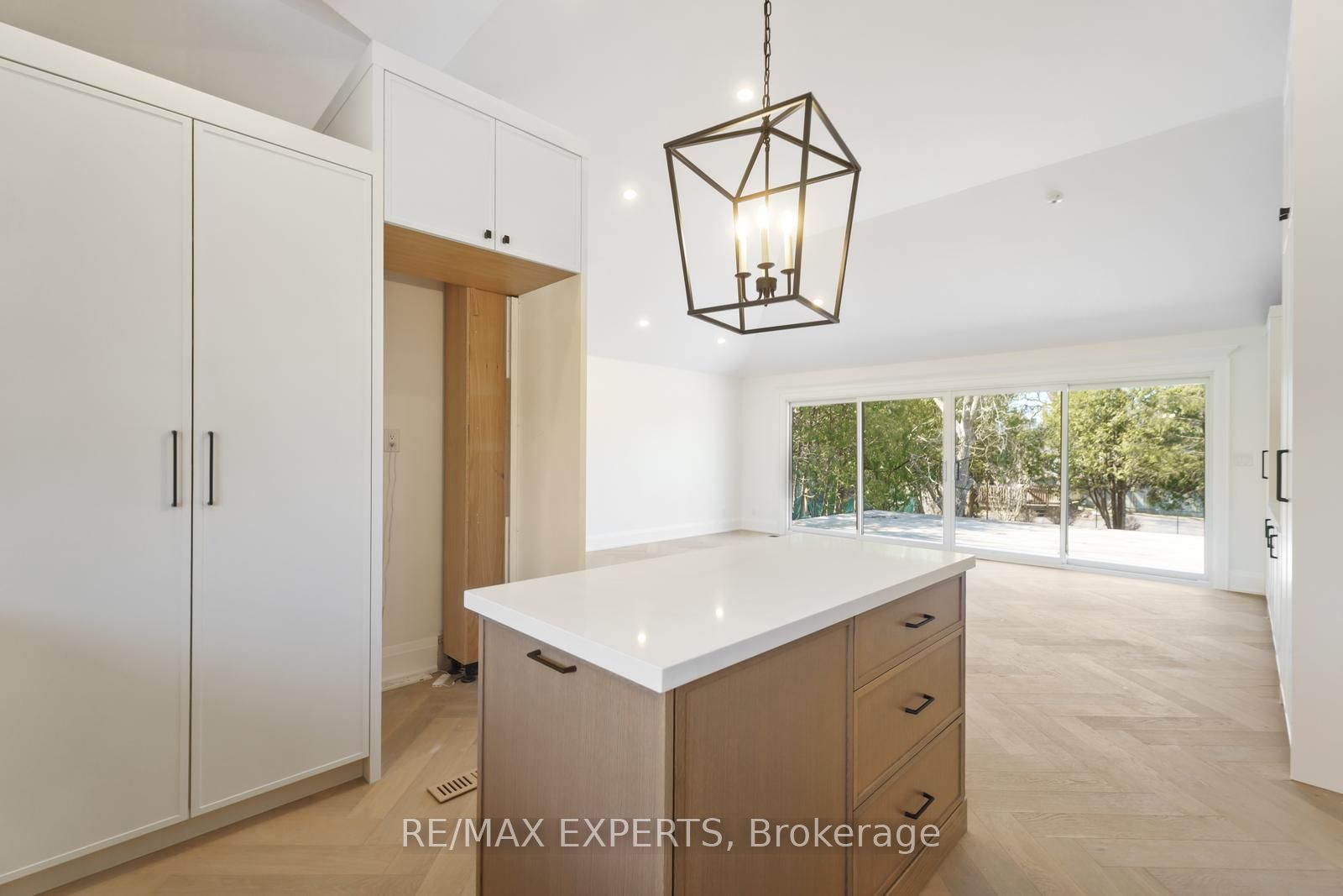 489 Regent Street Property Photo 9