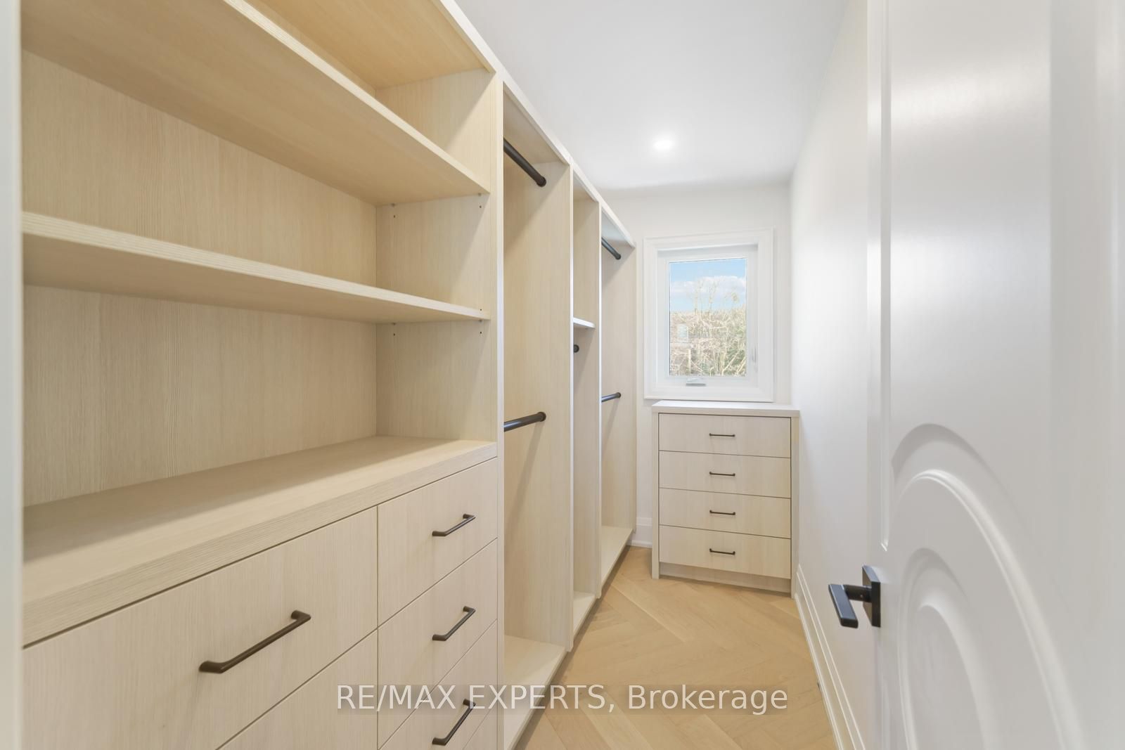 489 Regent Street Property Photo 15